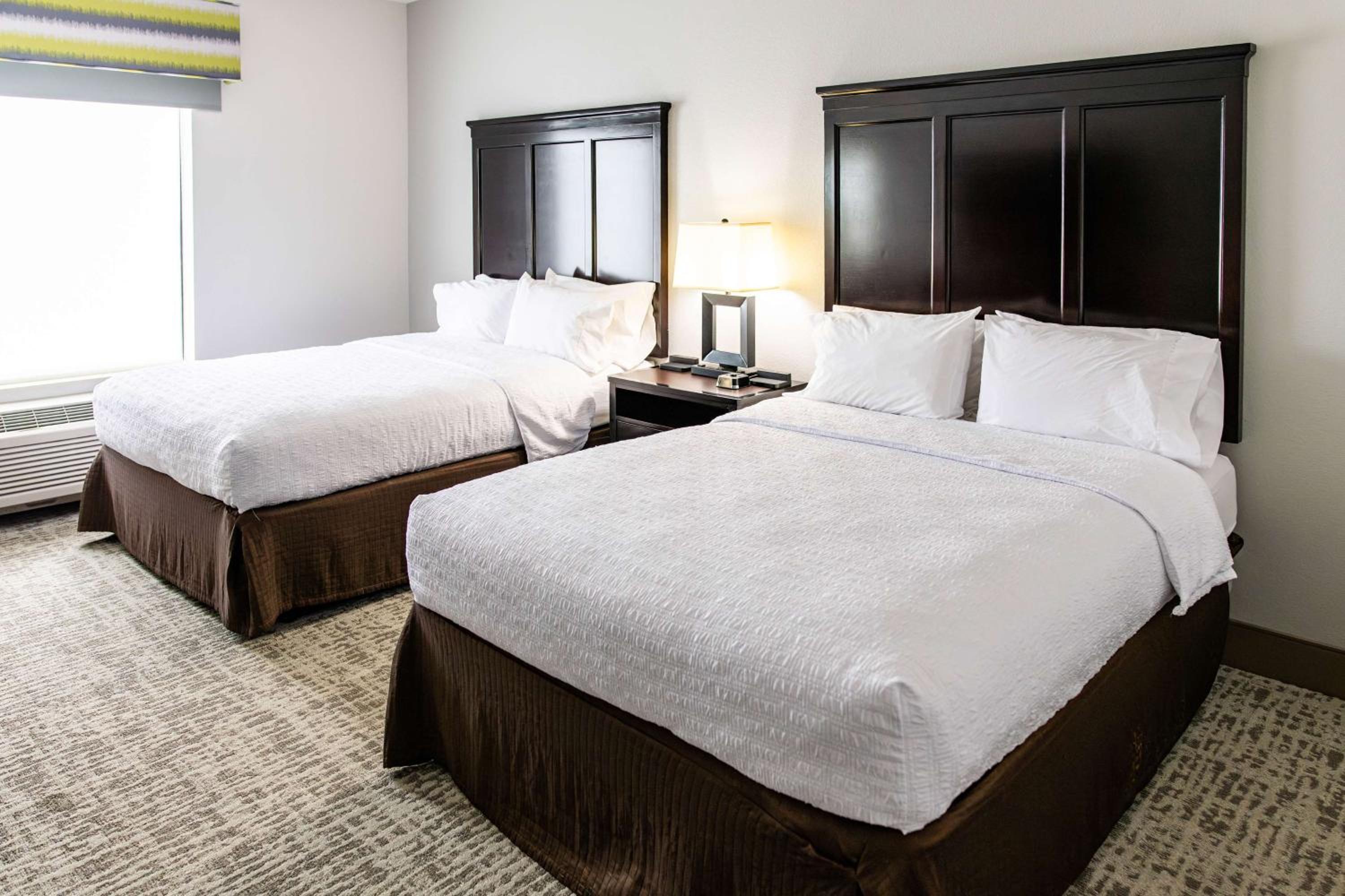 Room with Two Queen Beds - Non-Smoking - Photo 1