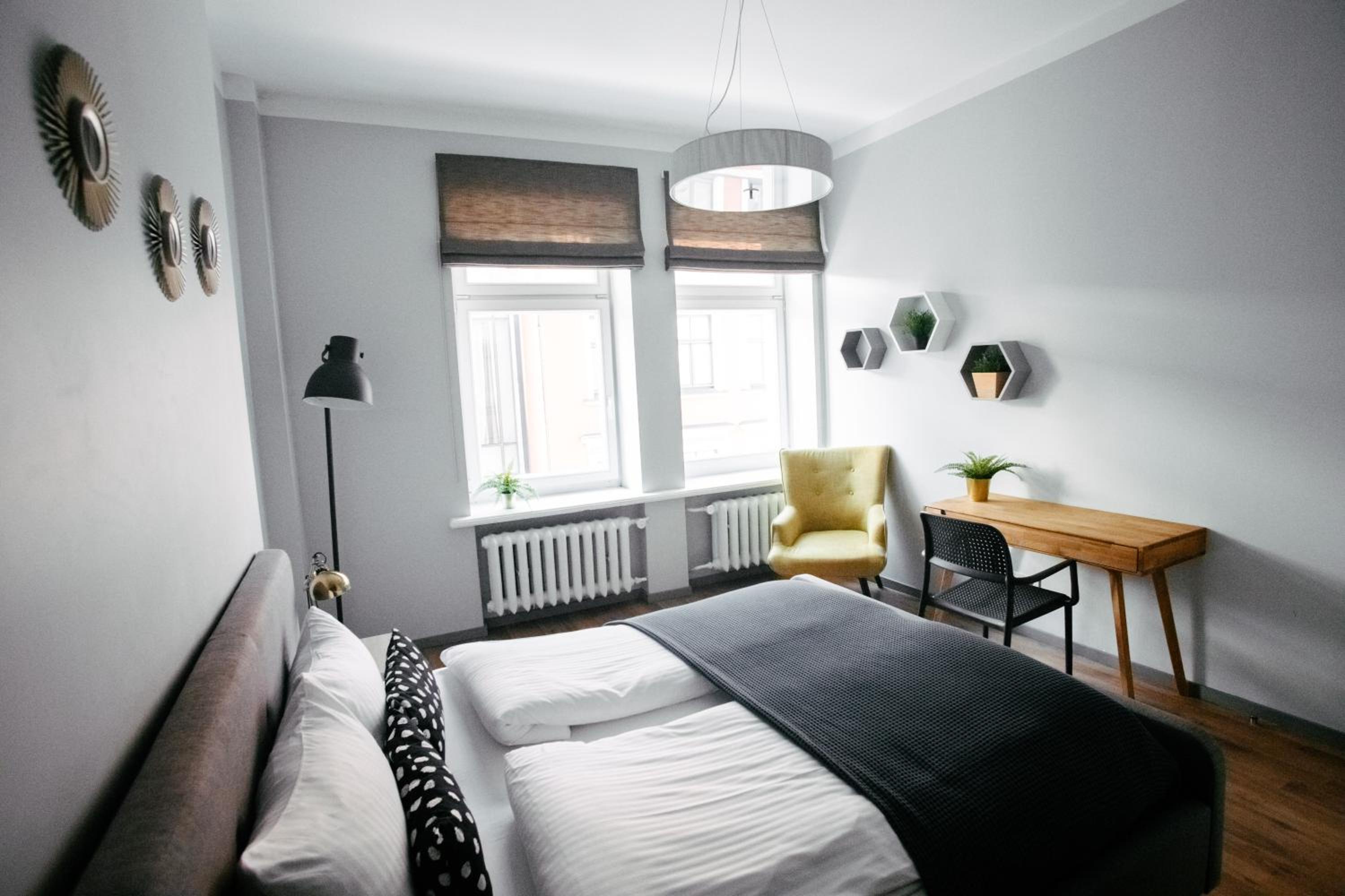 One-Bedroom Apartment with Two Queen Beds