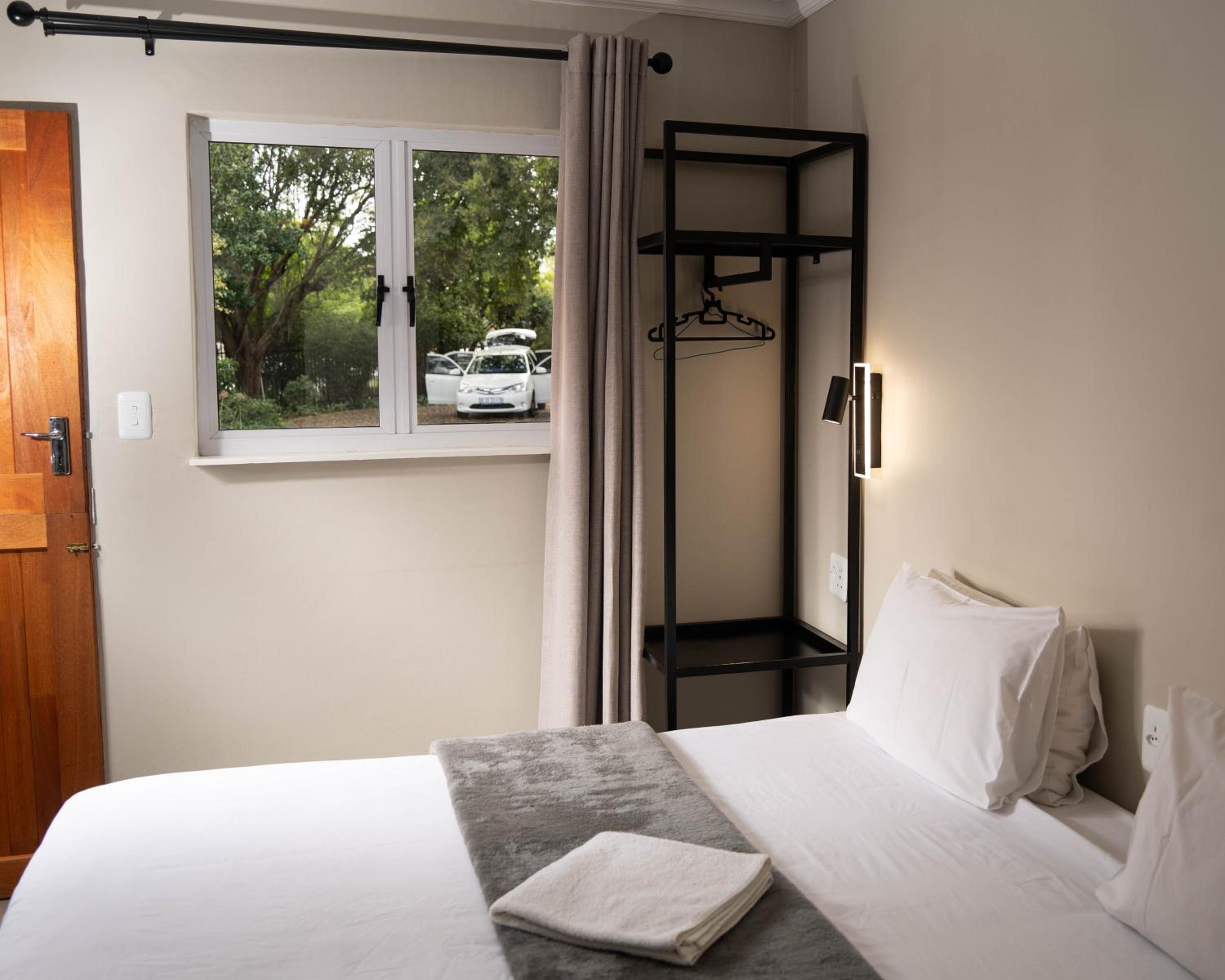 Deluxe Room - Photo 6