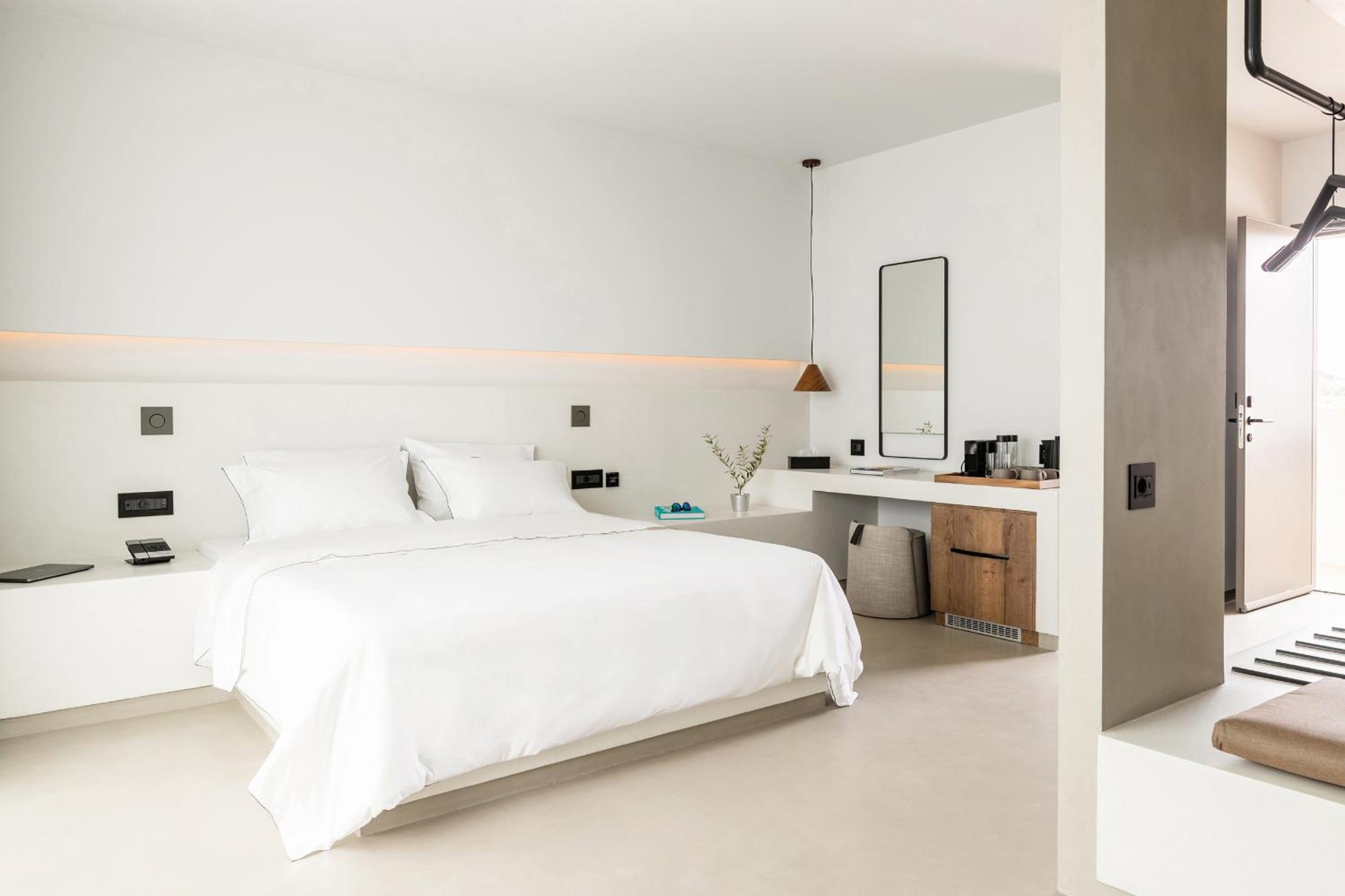 White Coast Suite with Private Pool and Sunset Sea View
