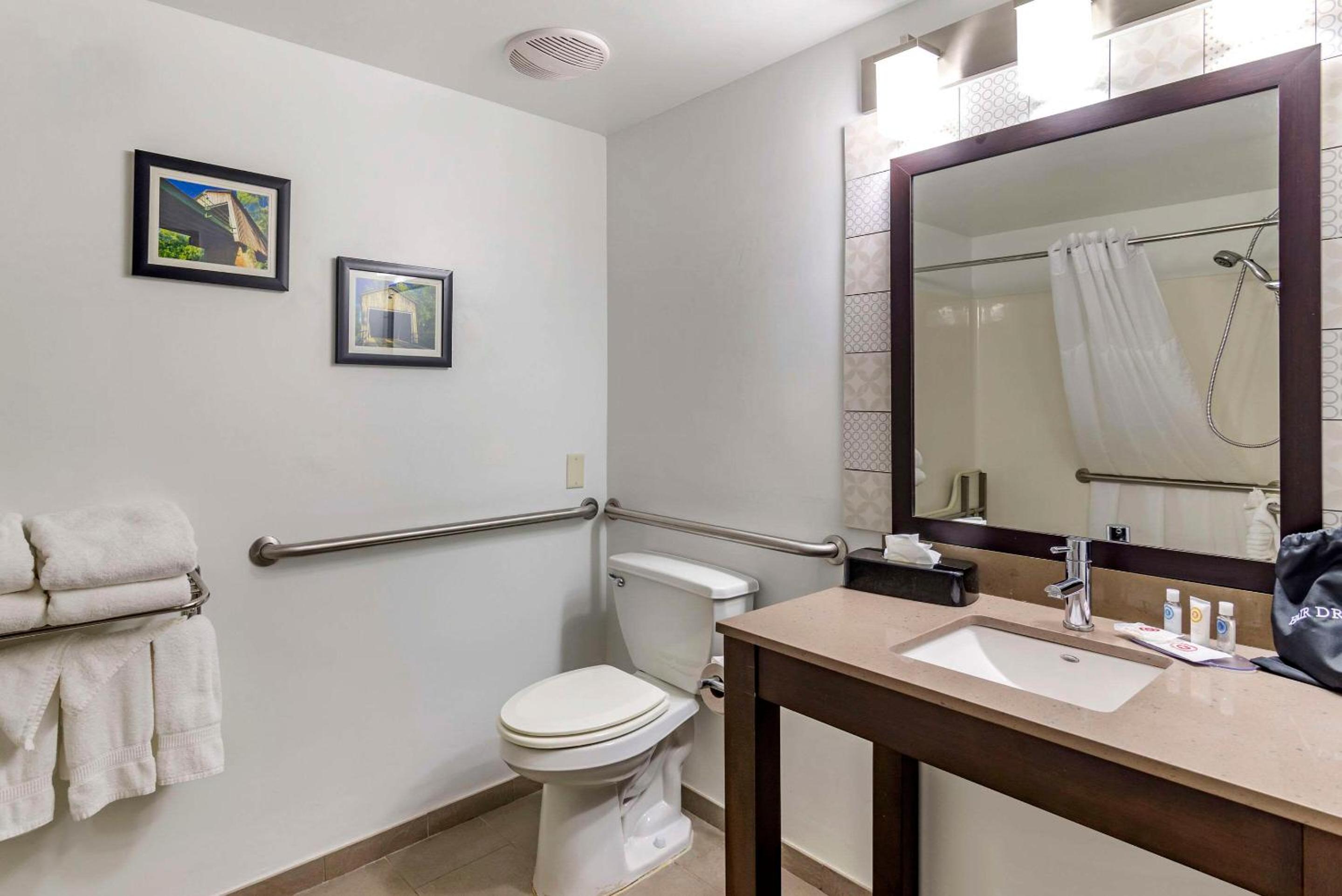 King Suite - Accessible/Non-Smoking - Photo 2