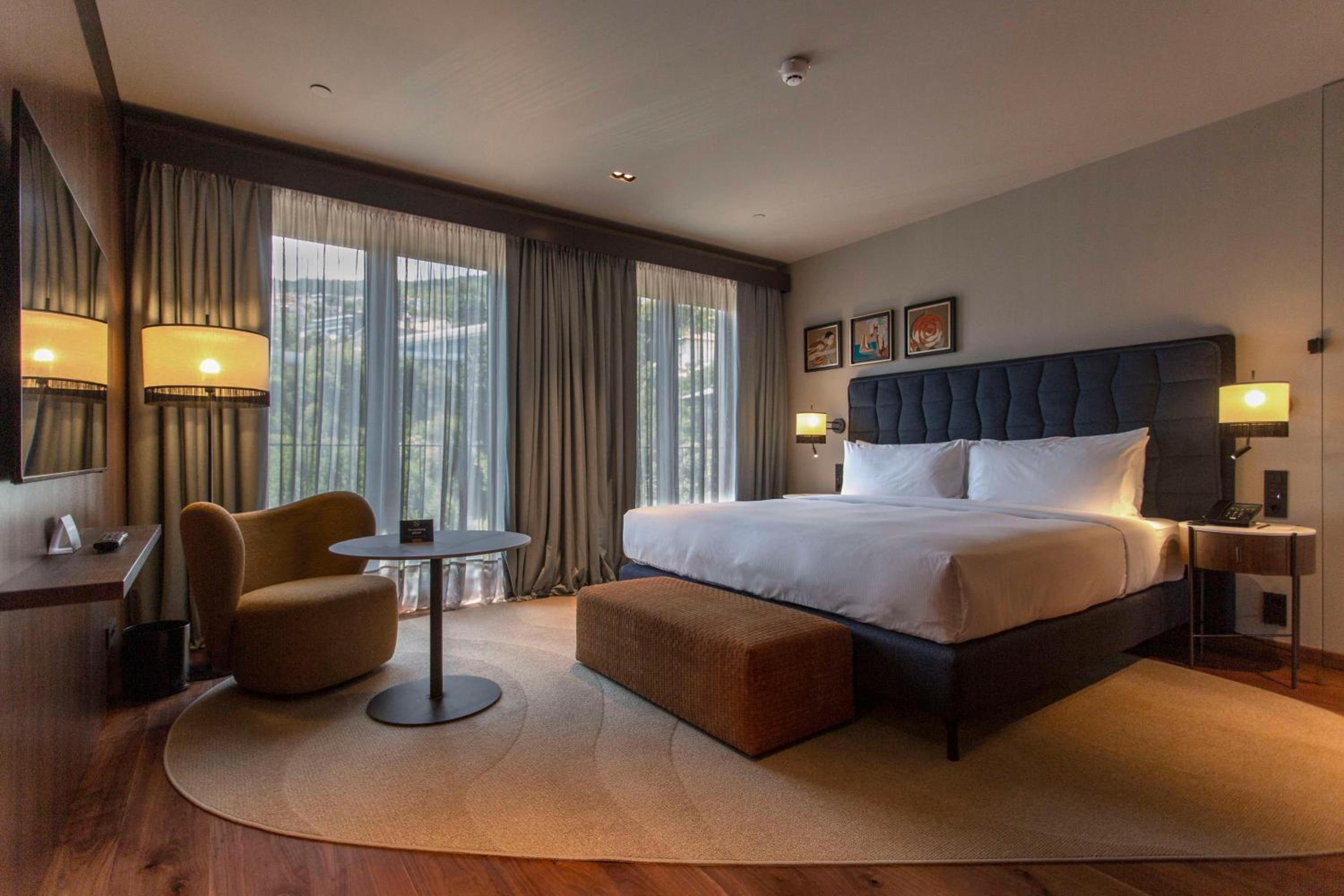 Deluxe King Room - Photo 3