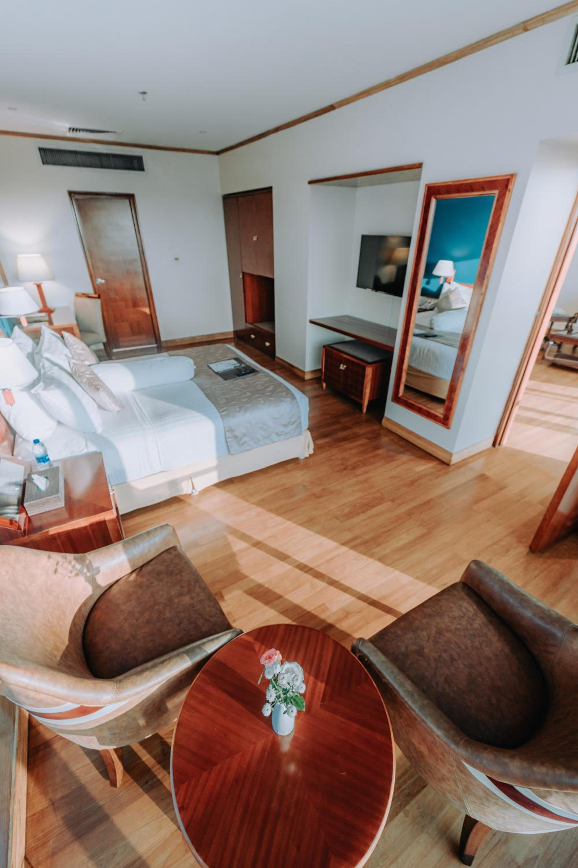 Executive Suite photo 2