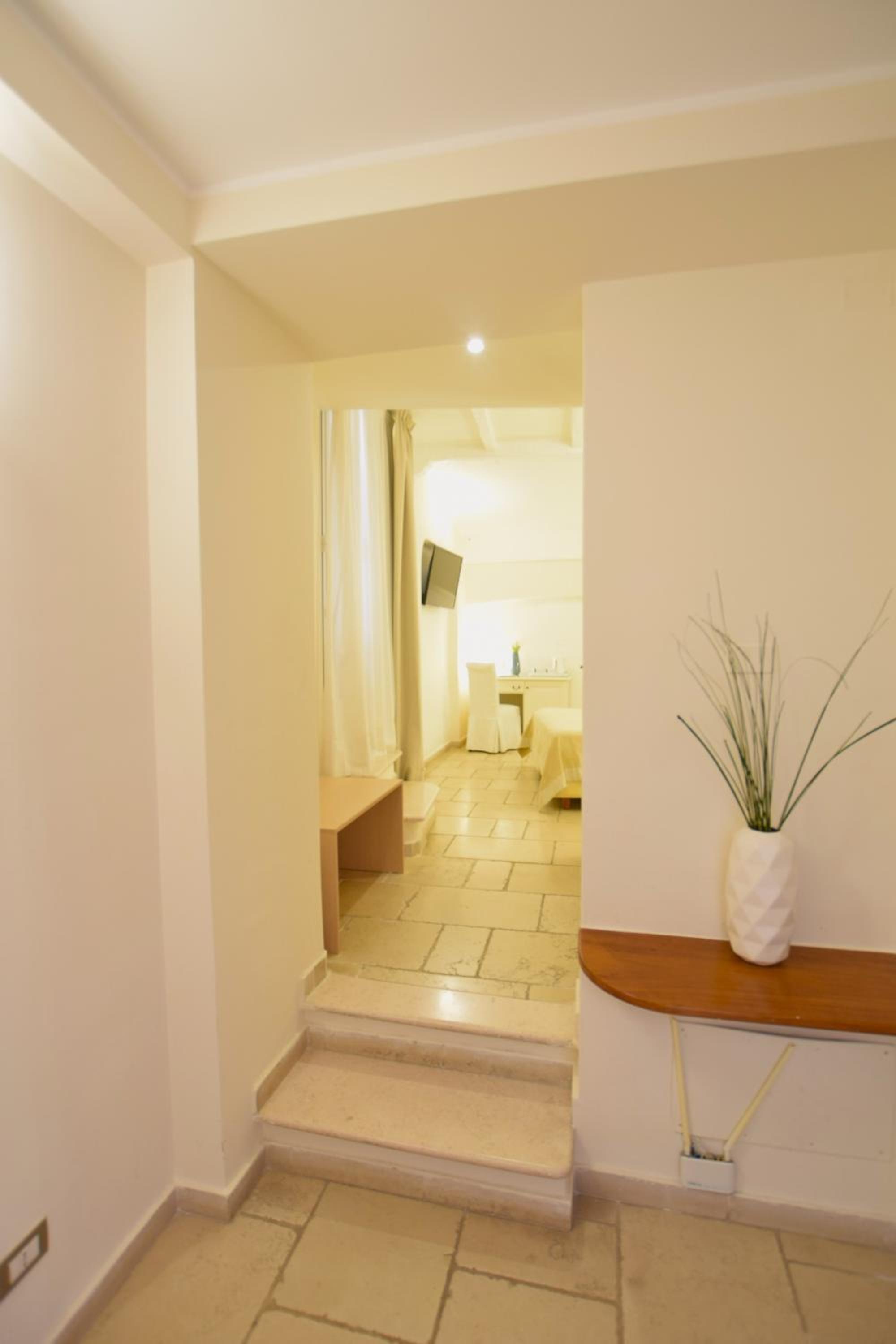 Double or Twin Room with Terrace with Sea View - Photo 5