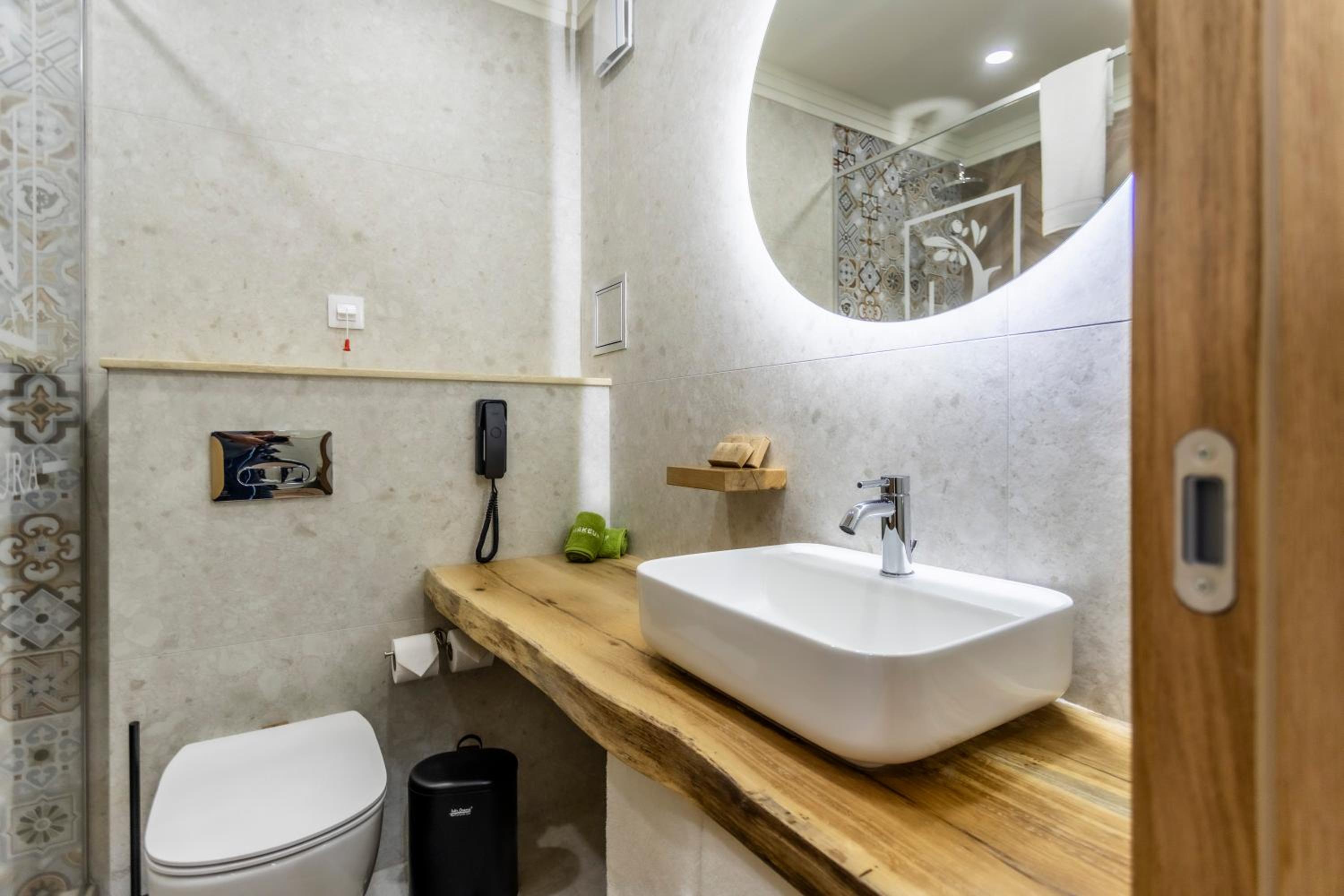 Deluxe Double or Twin Room with Sea View photo 2