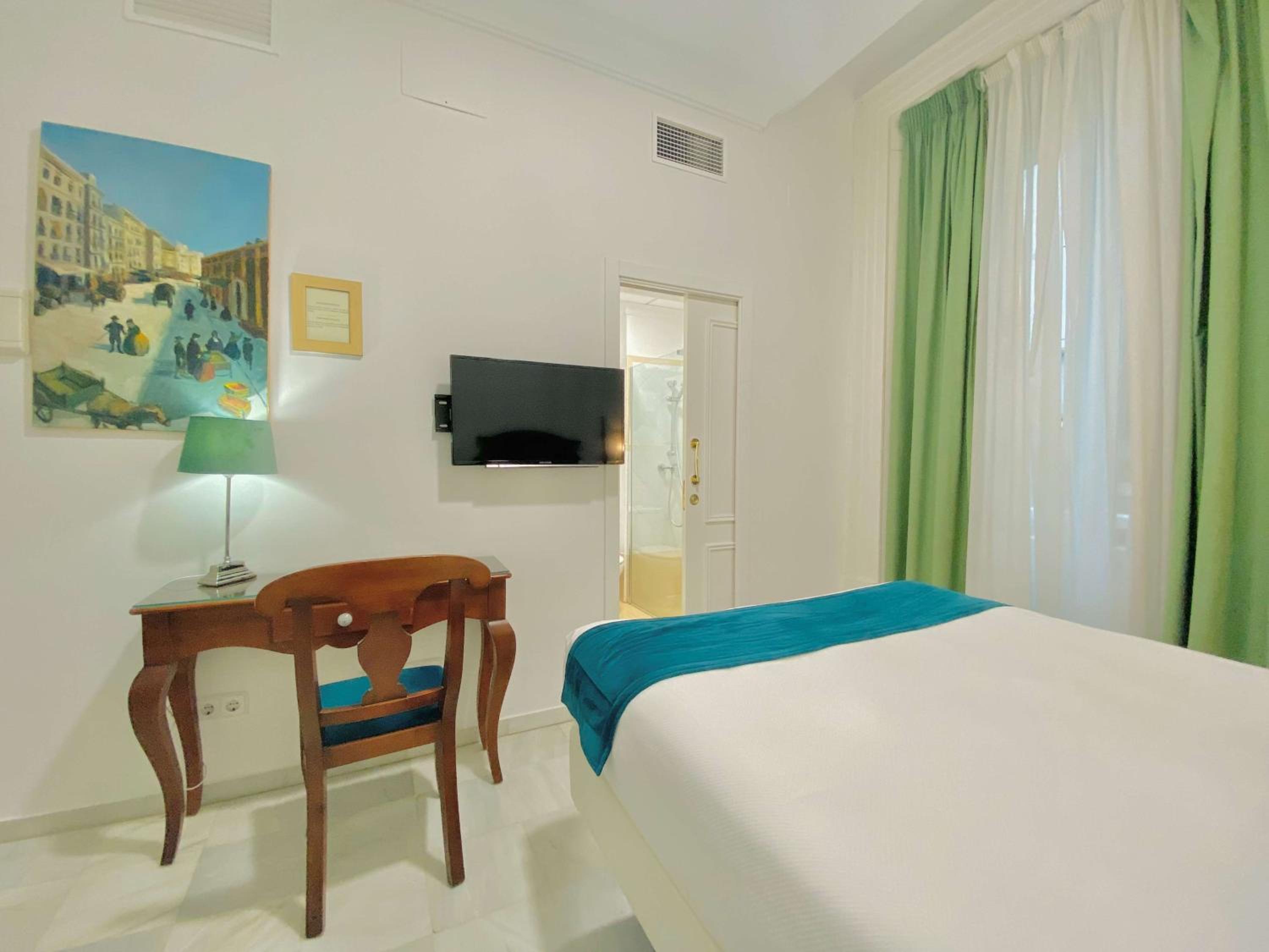 Double or Twin Room with Balcony - Photo 7