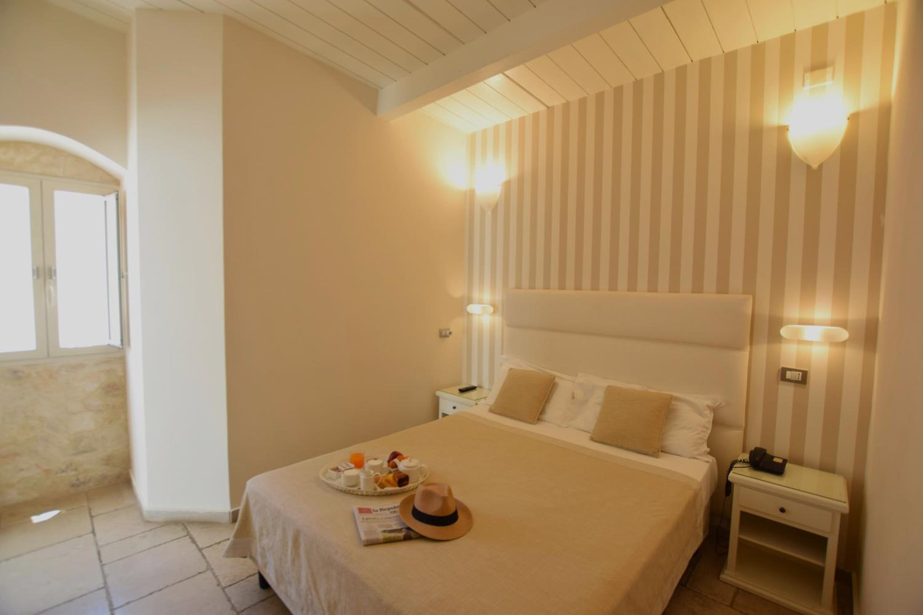 Standard Double or Twin Room - Photo 2