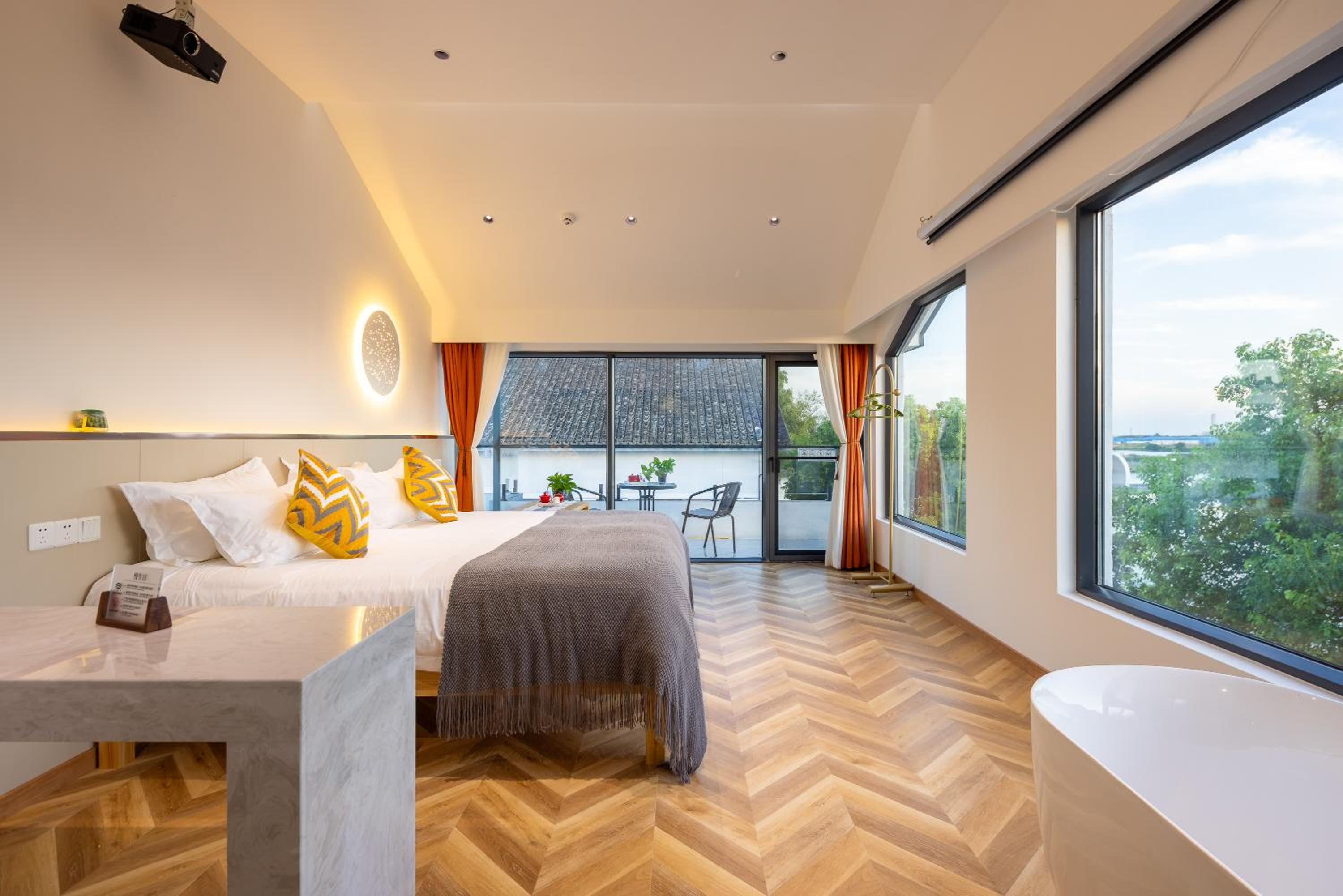 Double Room with Lake View photo 2