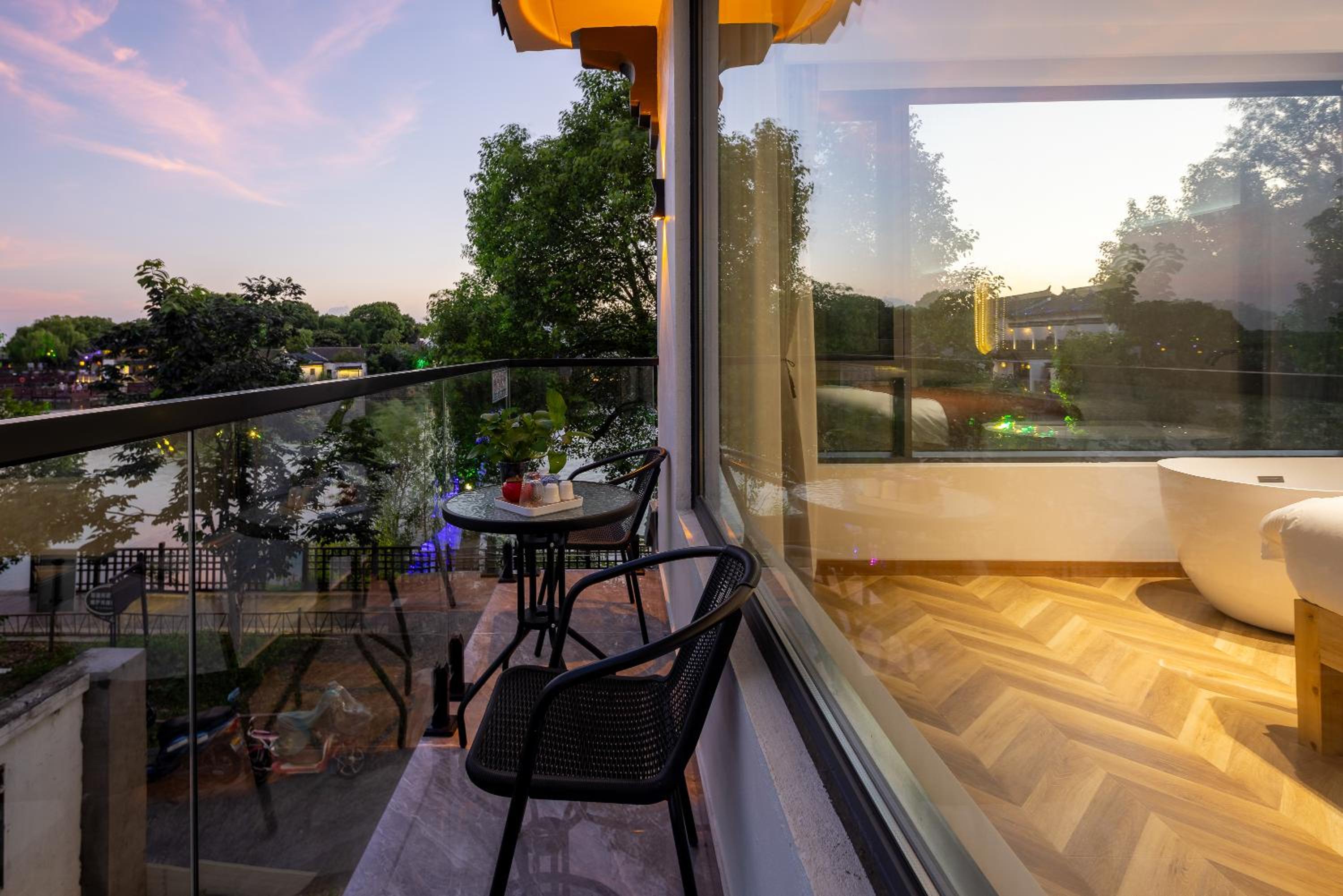 Triple Room with Lake View photo 3