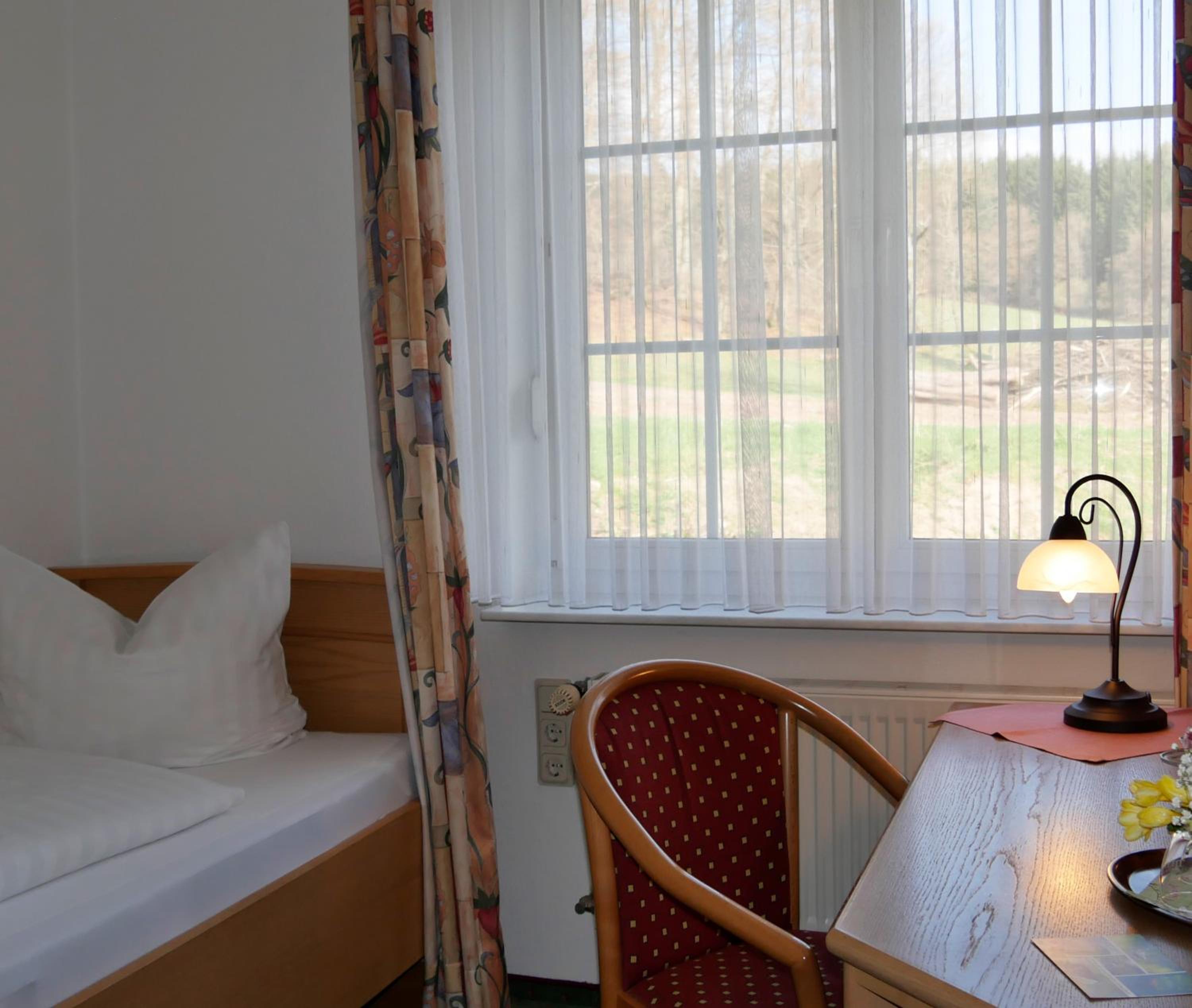 Twin Room - Disability Access - Photo 4