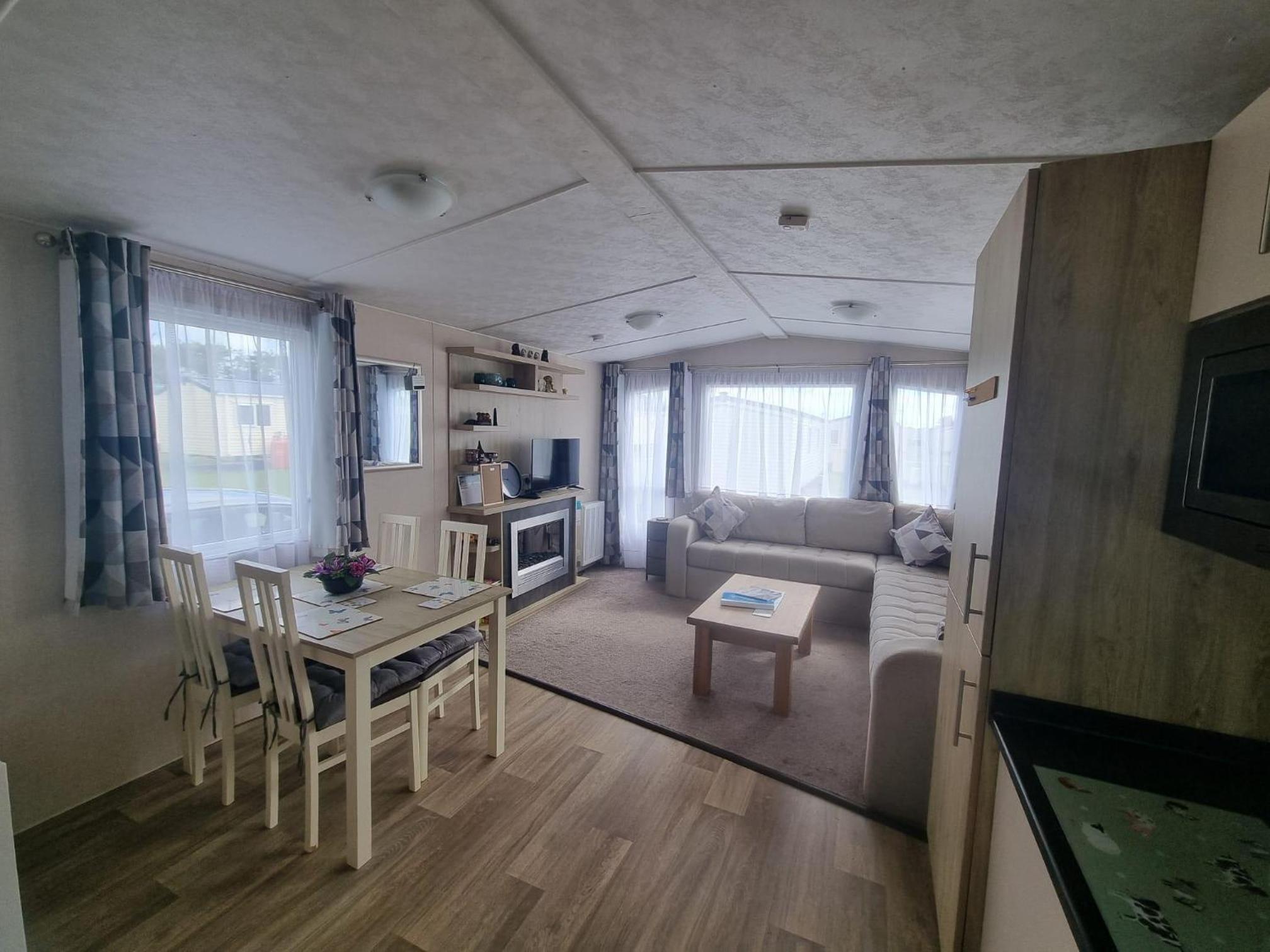Mobile Home photo 1