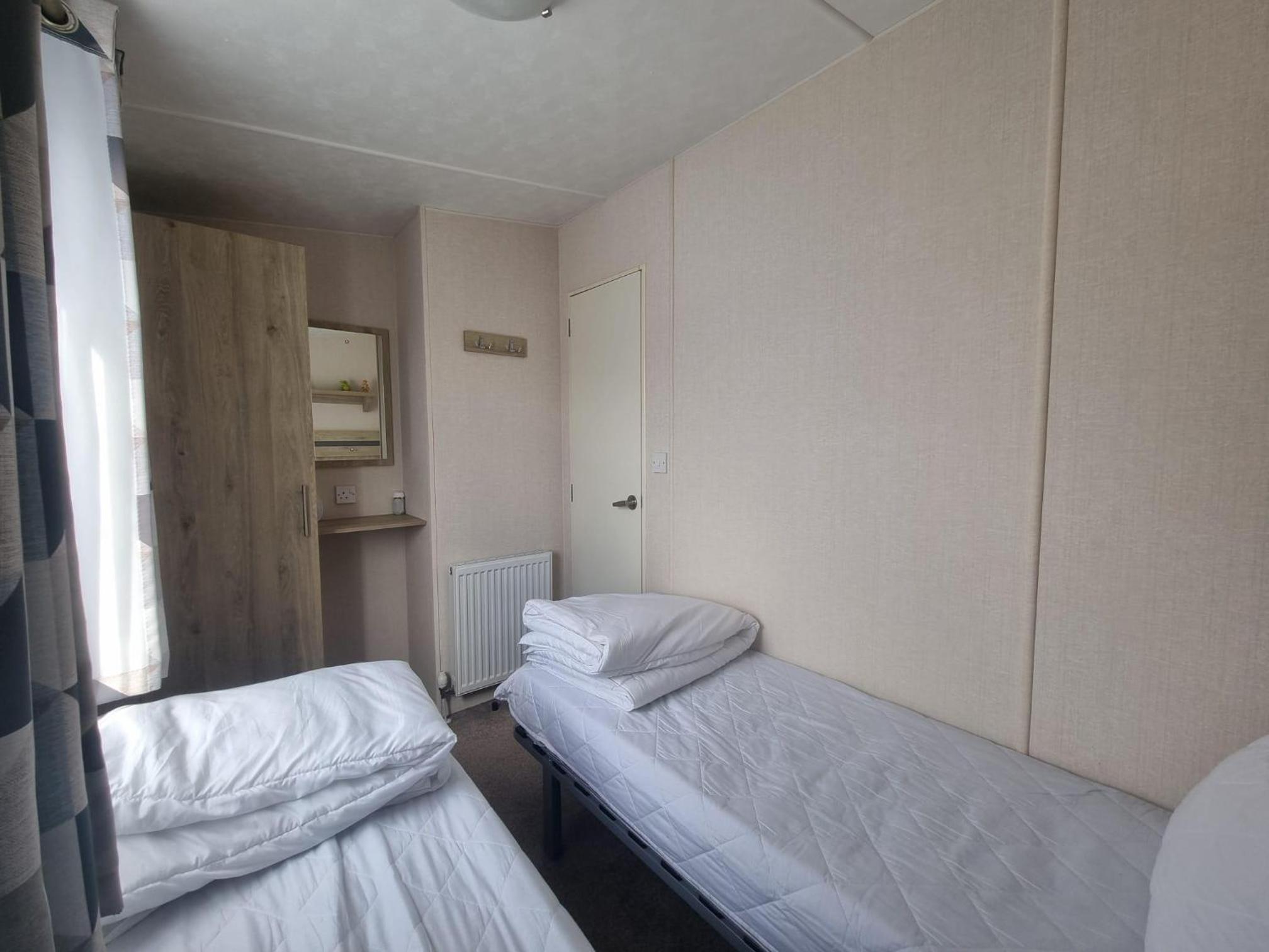 Mobile Home photo 3