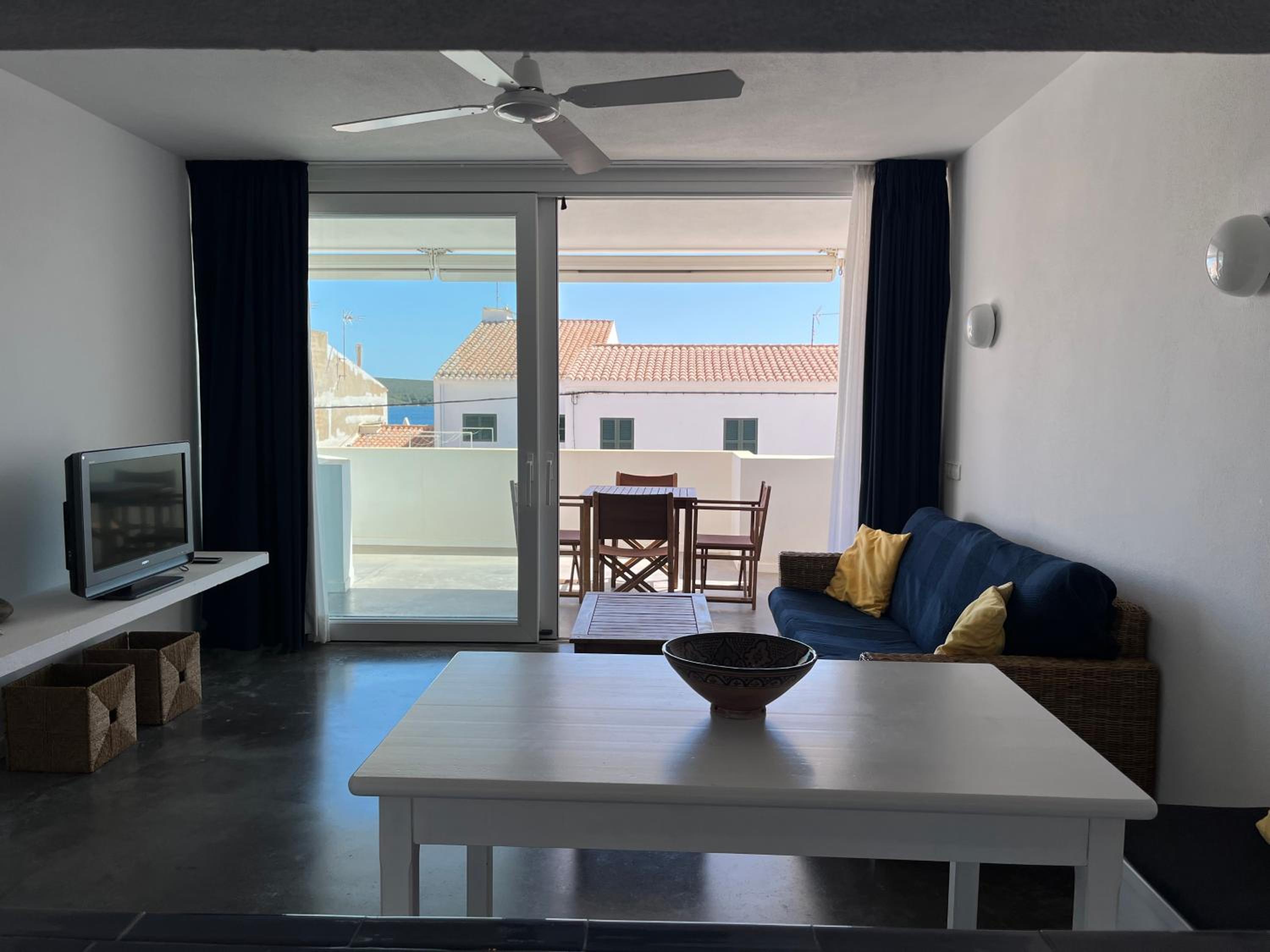 One-Bedroom Apartment photo 2