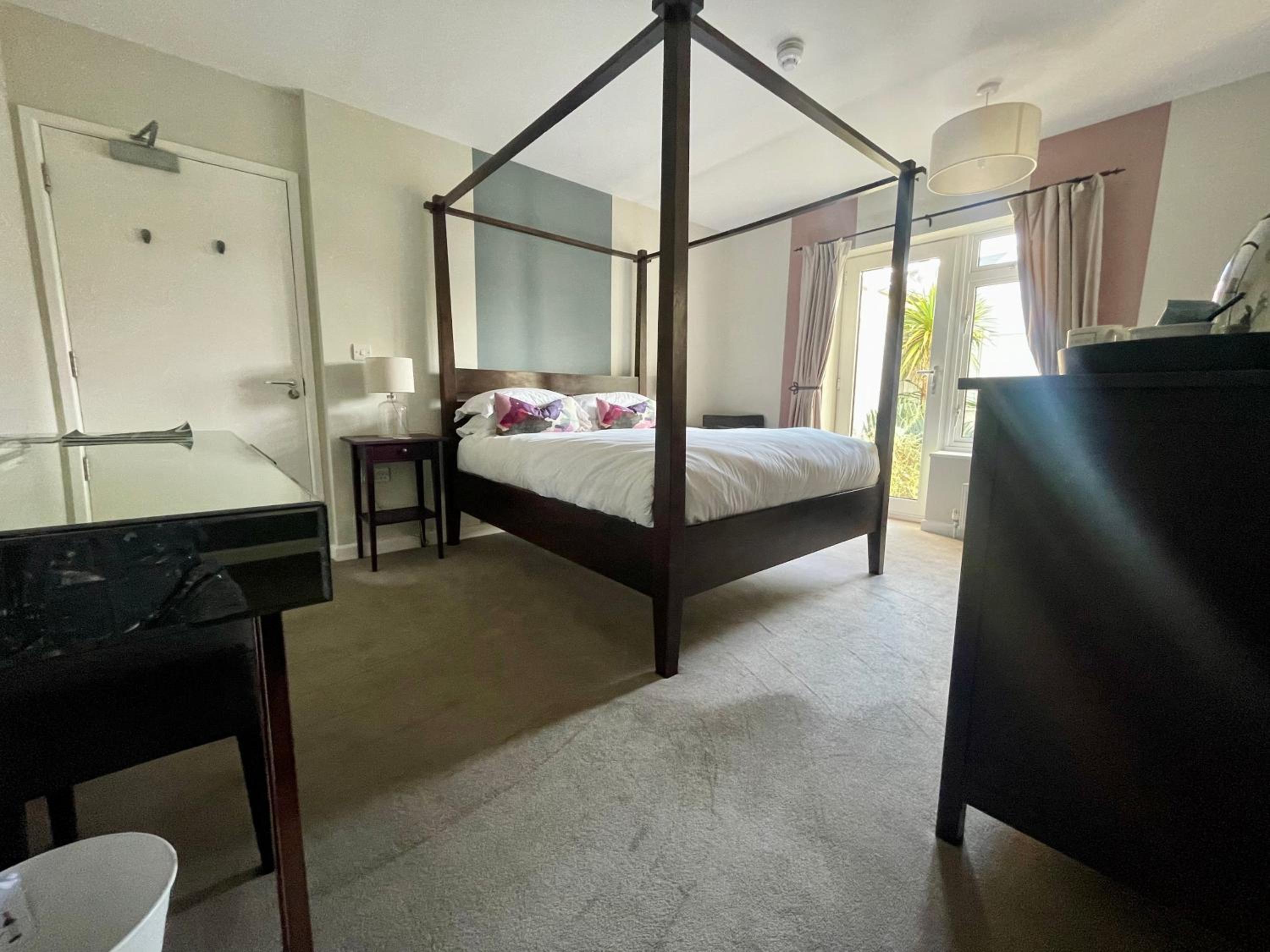 Superior King Room