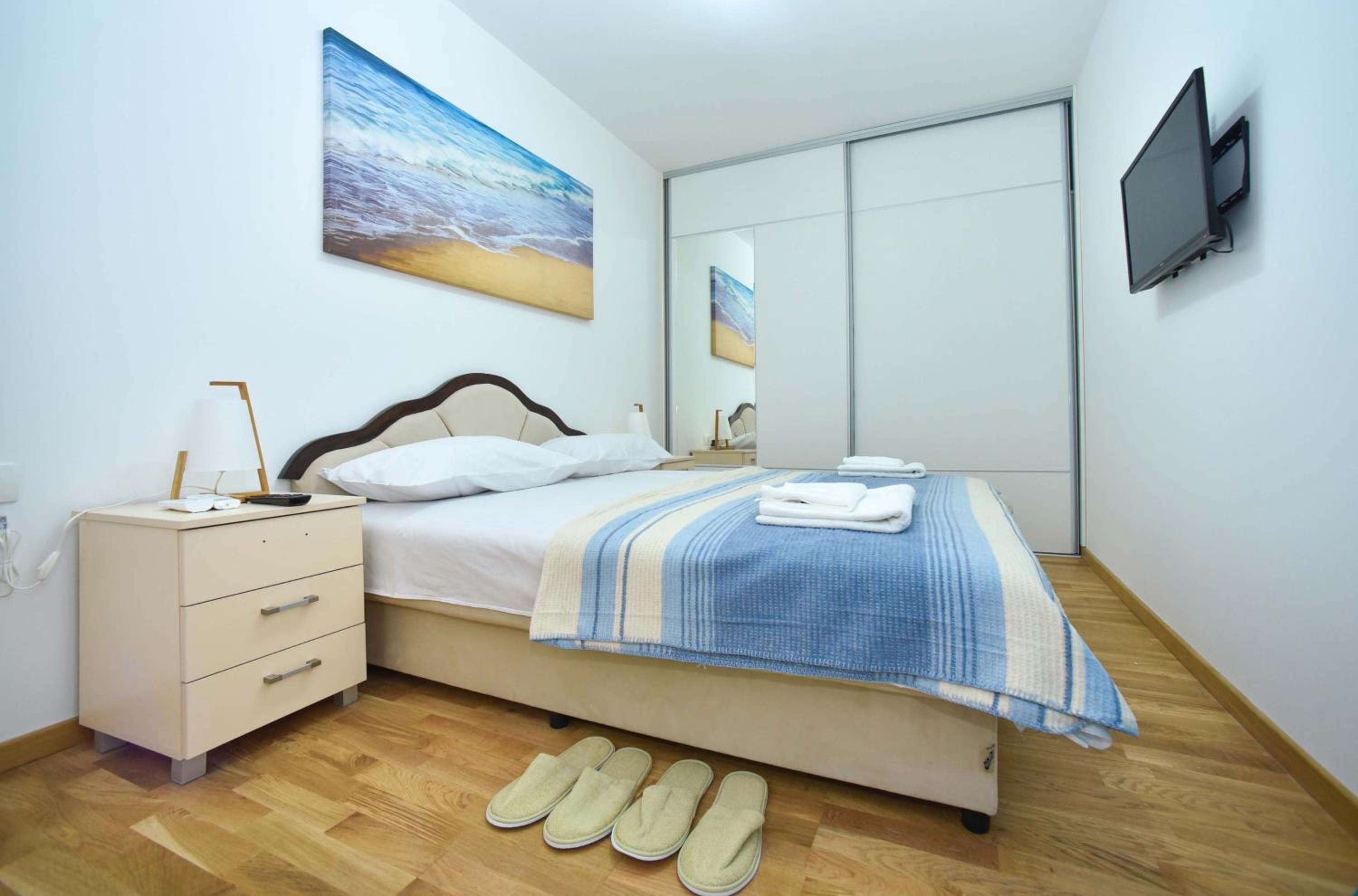 One-Bedroom Apartment With Balcony photo 2