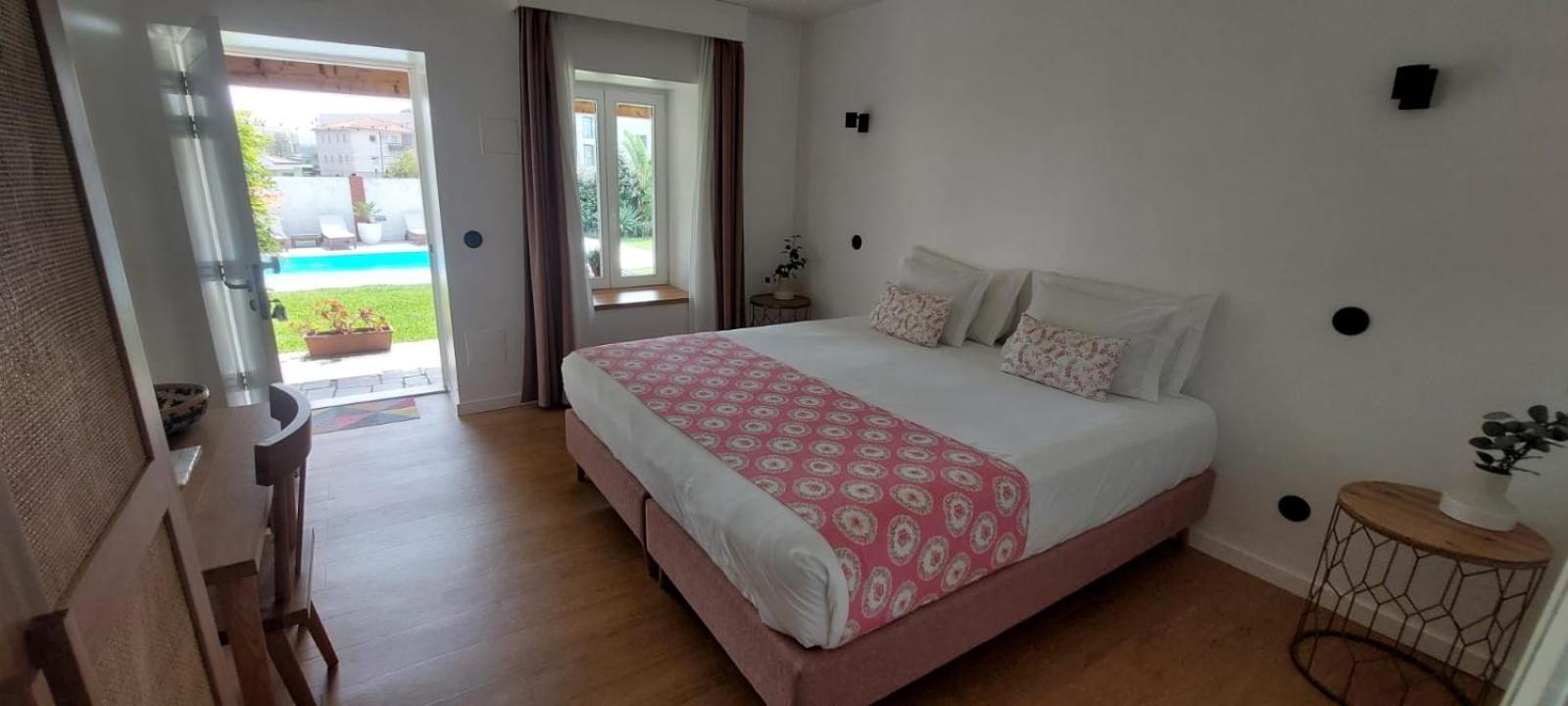 Queen Room with Pool View photo 1