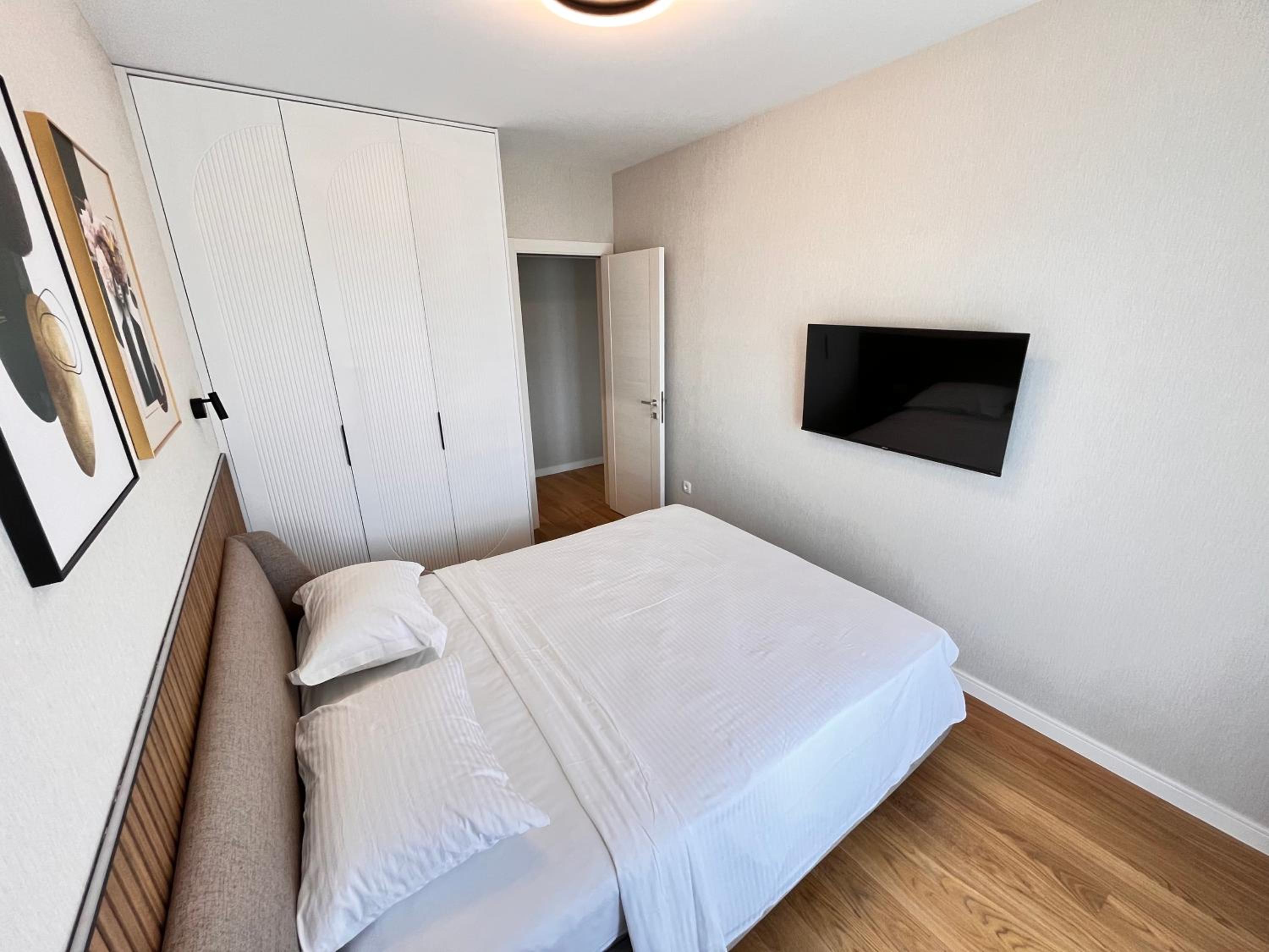 Two-Bedroom Deluxe Apartment photo 2
