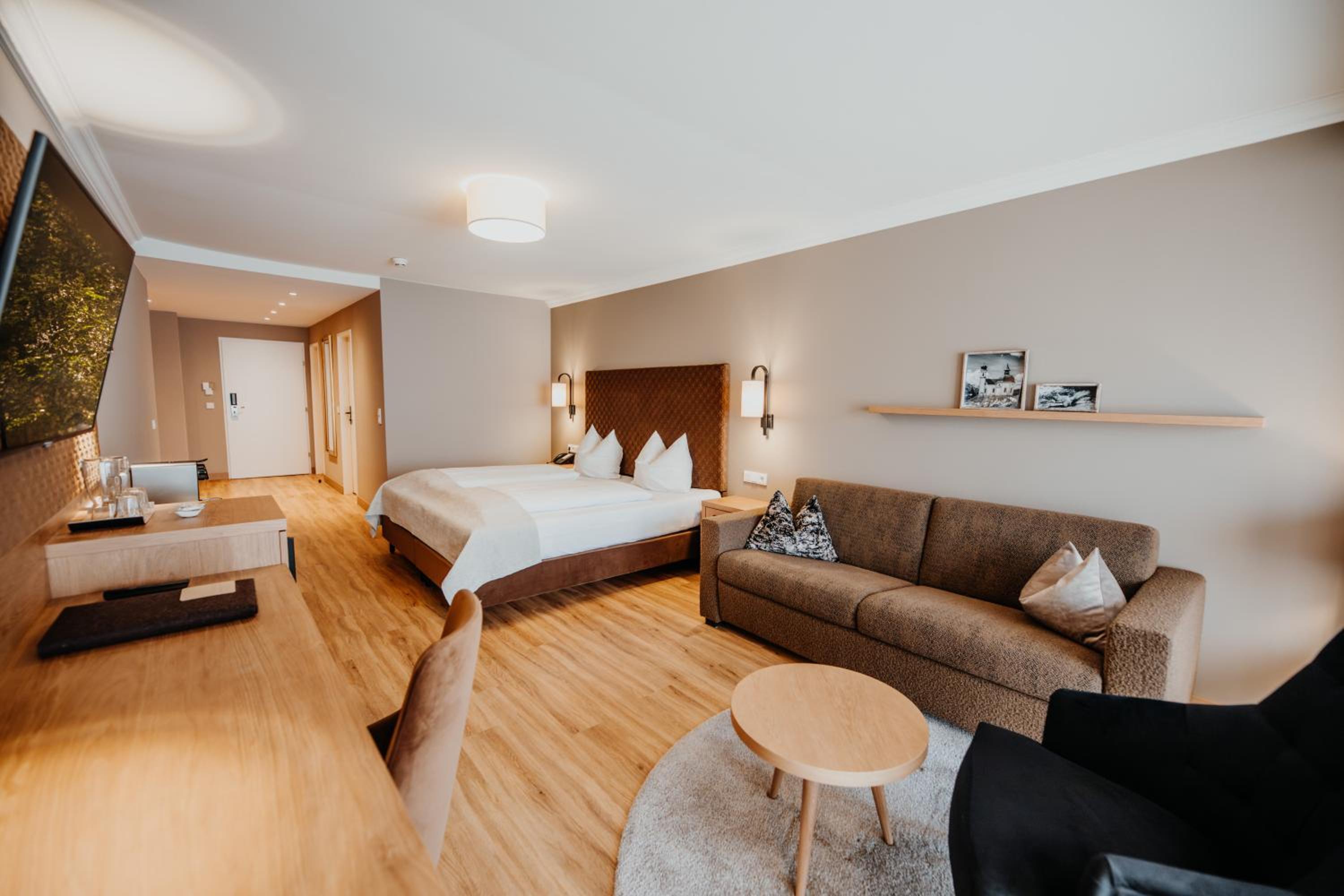 Junior Suite with Balcony photo 1