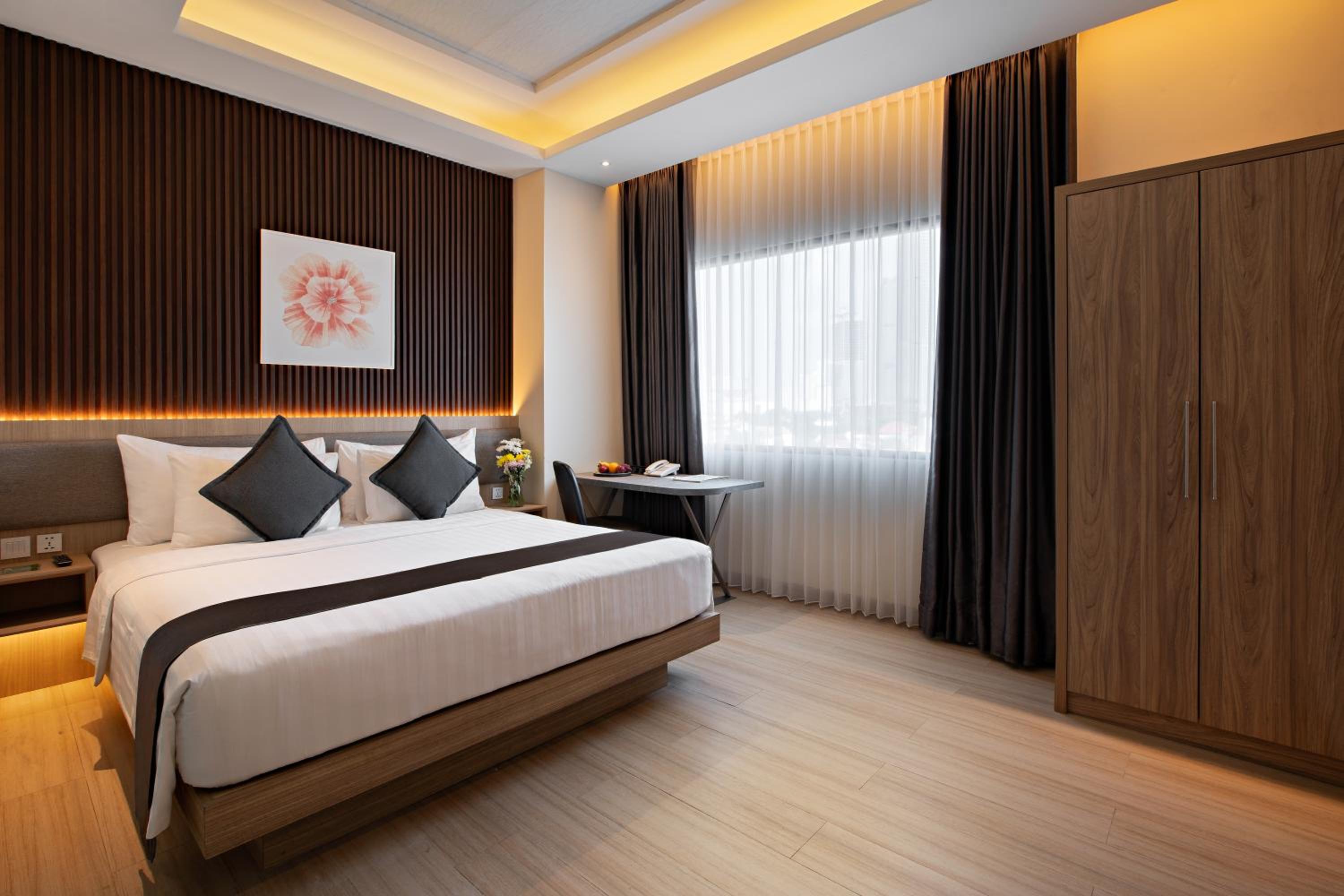 Deluxe King Room