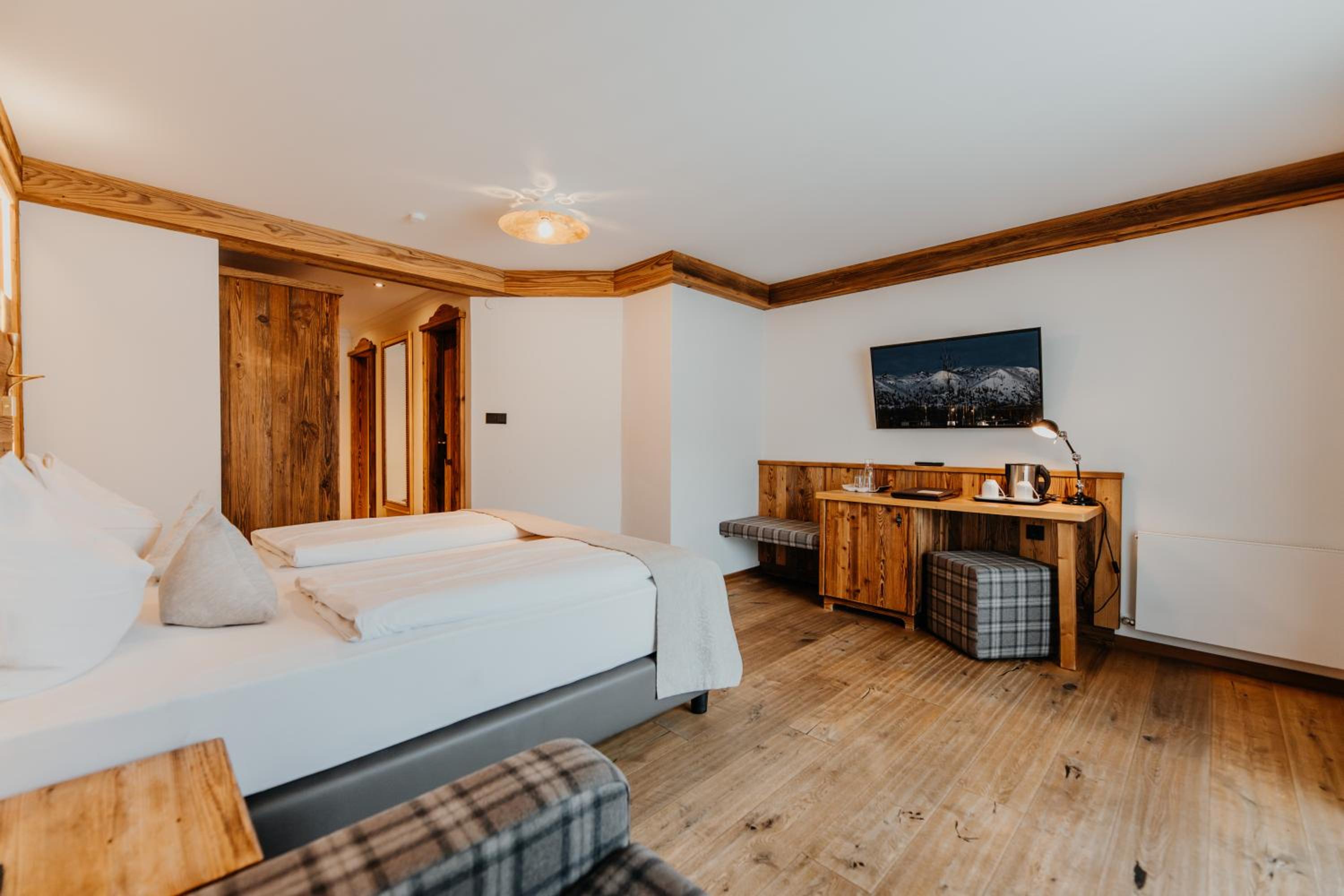 Premium Double Room with Balcony photo 1