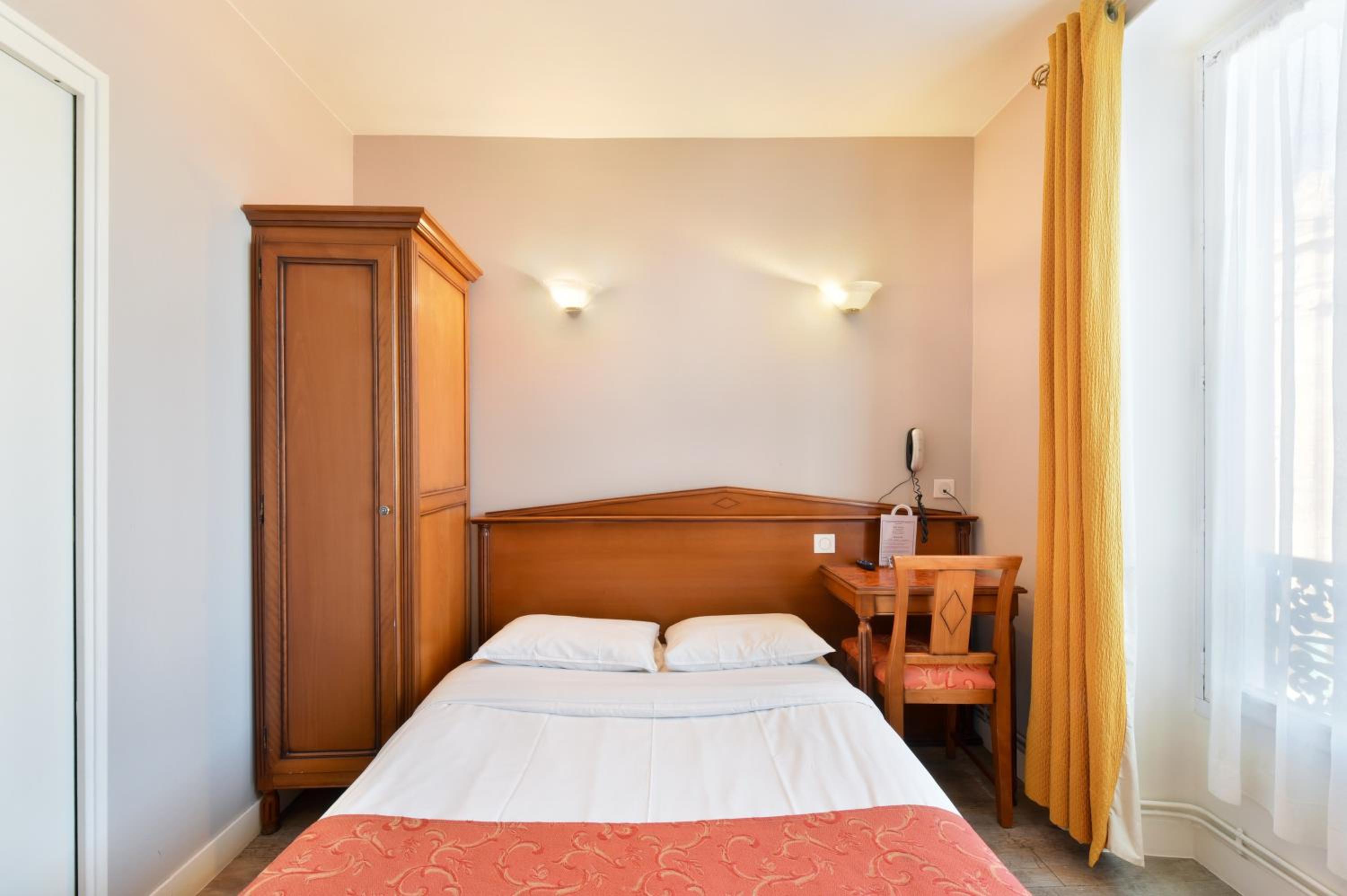 Single Room photo 3