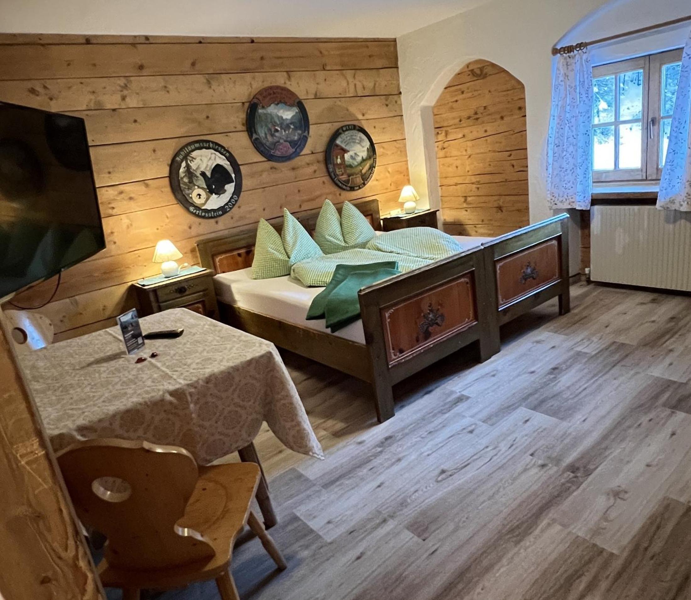 Small Double or Twin Room photo 3