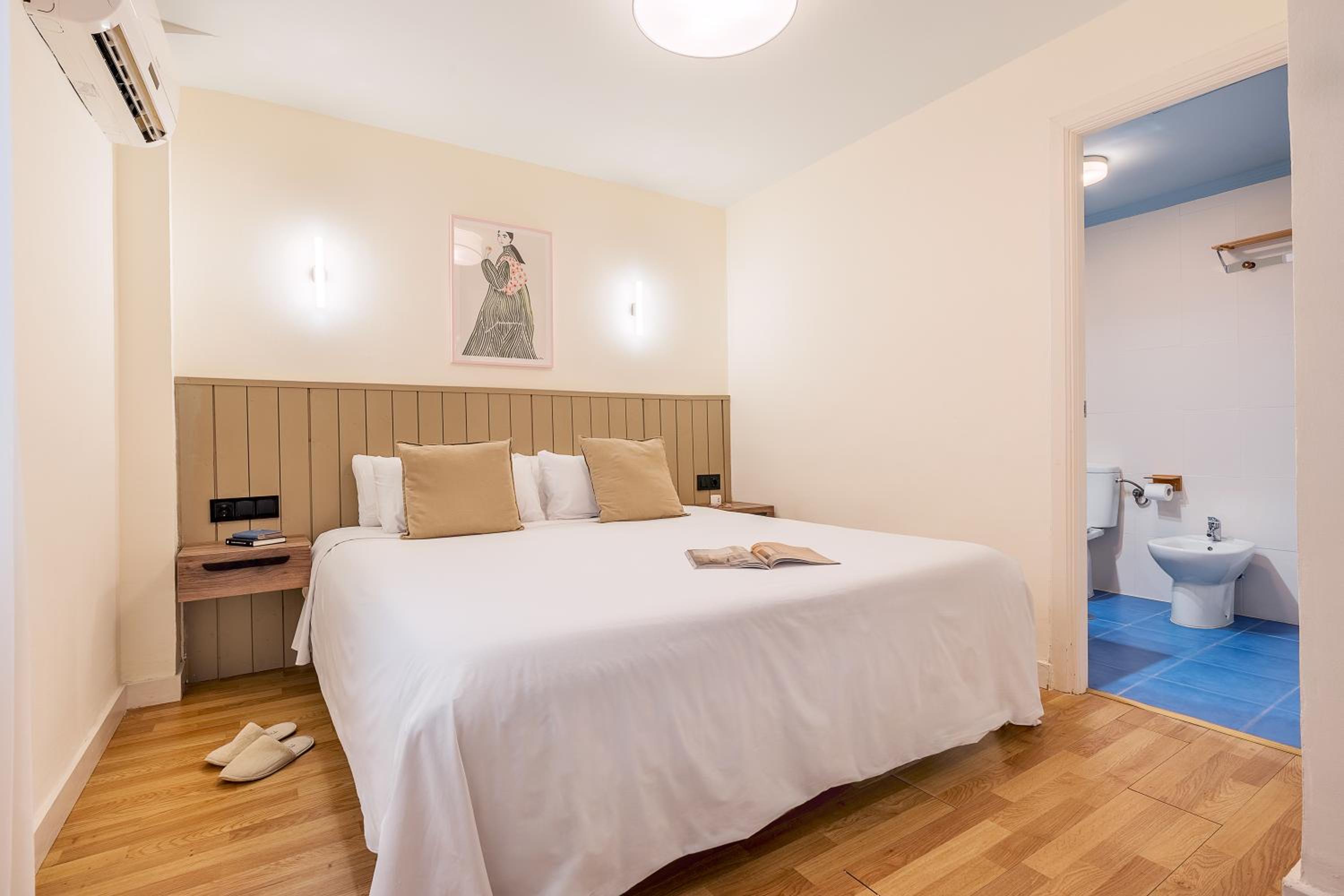 Double Room - Photo 4