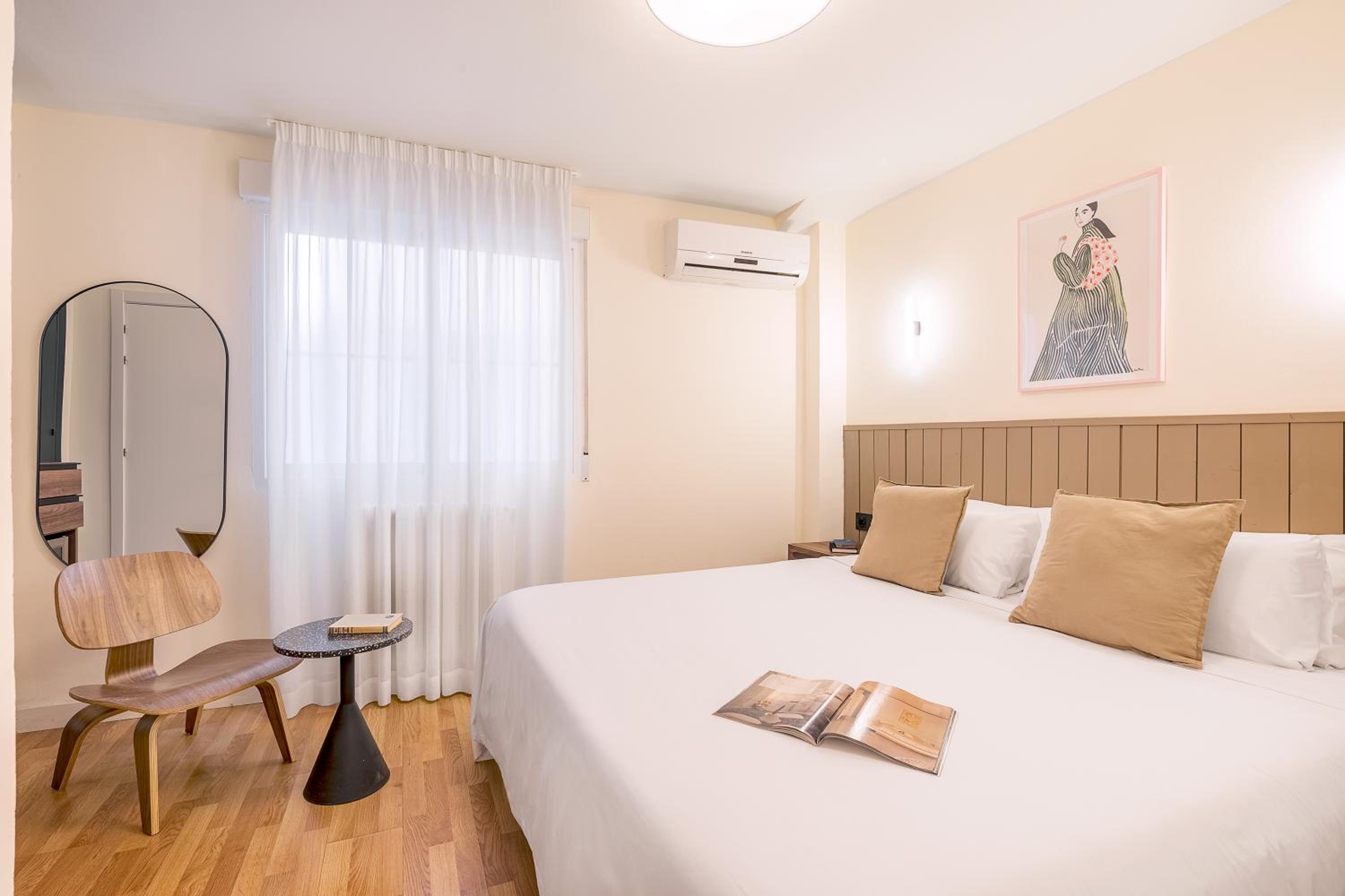 Double Room - Photo 9