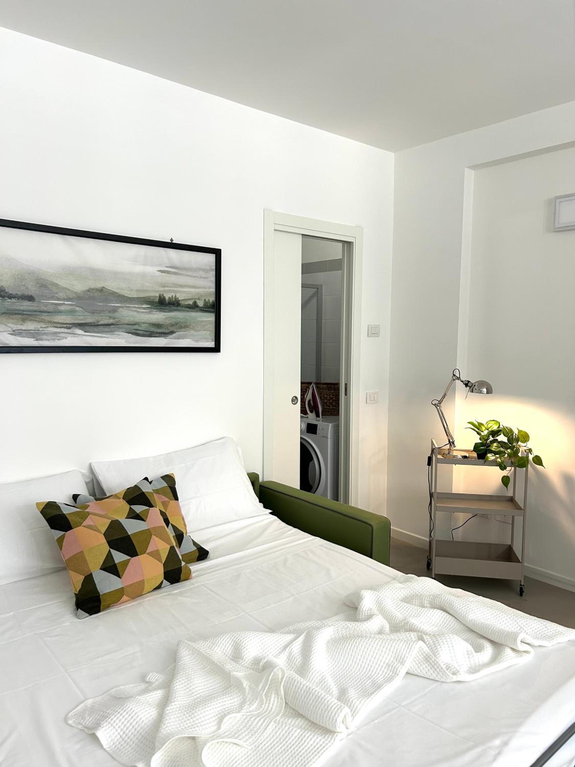 One-Bedroom Apartment photo 3