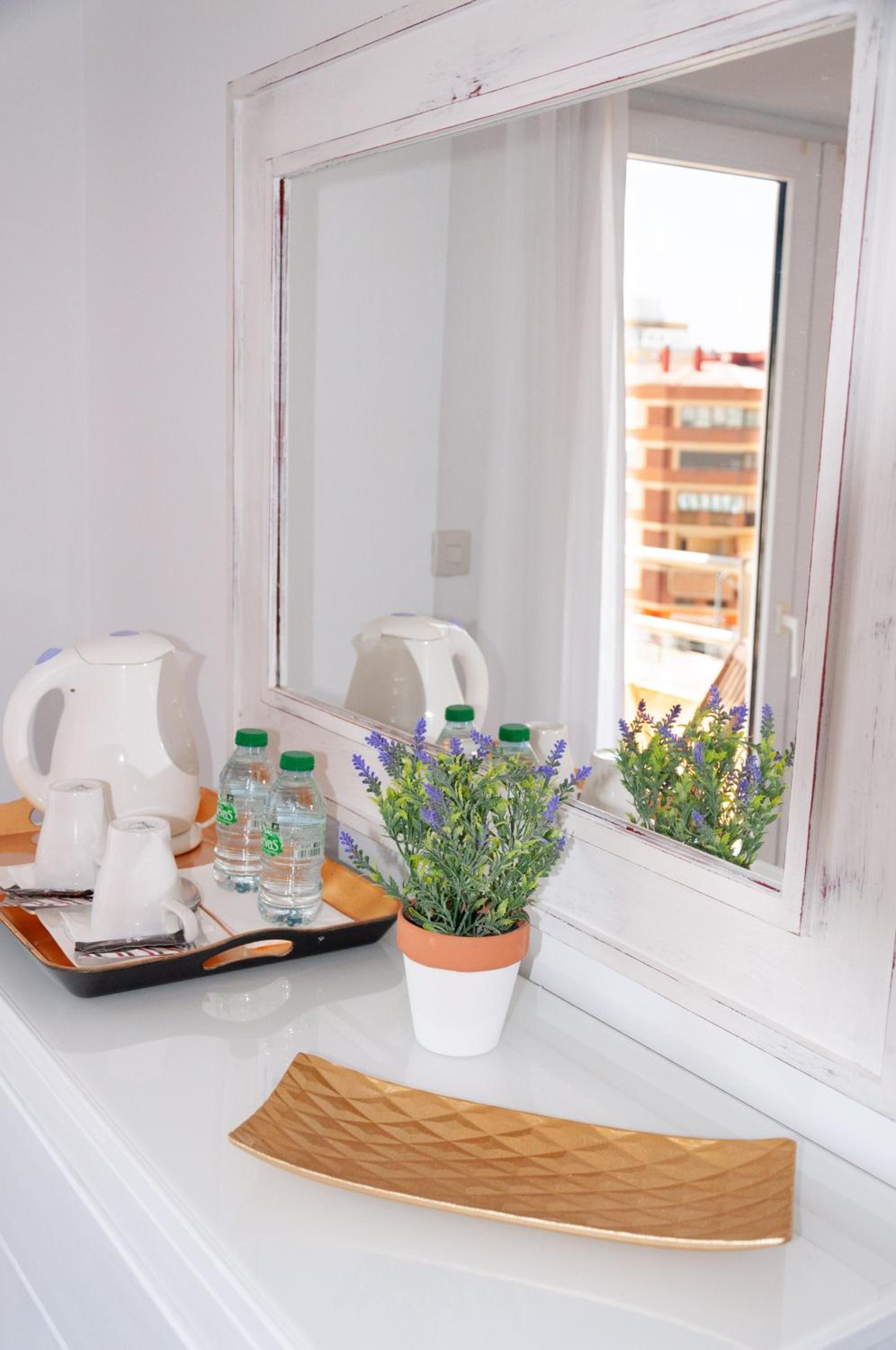 Twin Room with Balcony photo 3
