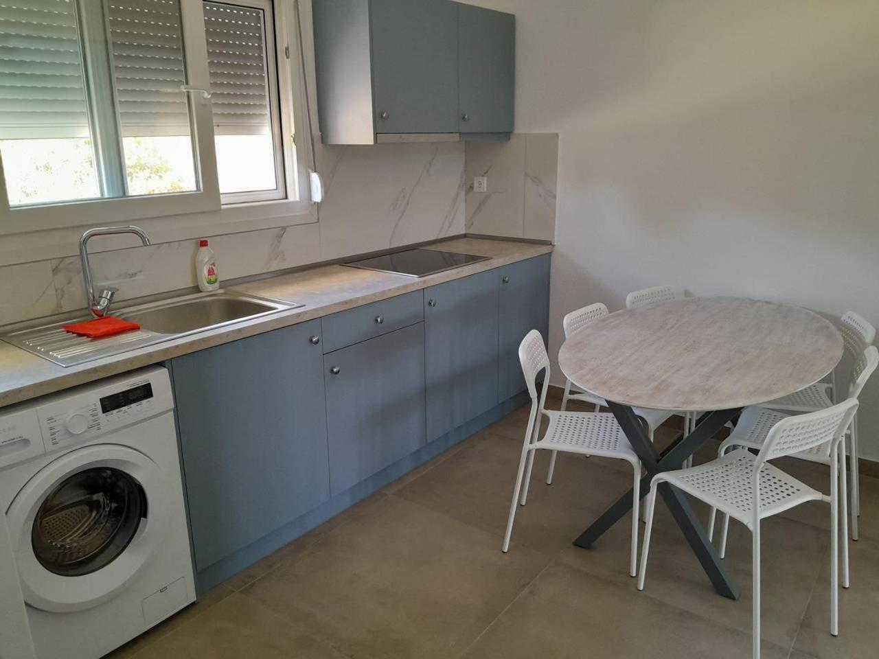 Three-Bedroom Apartment with Sea View photo 2