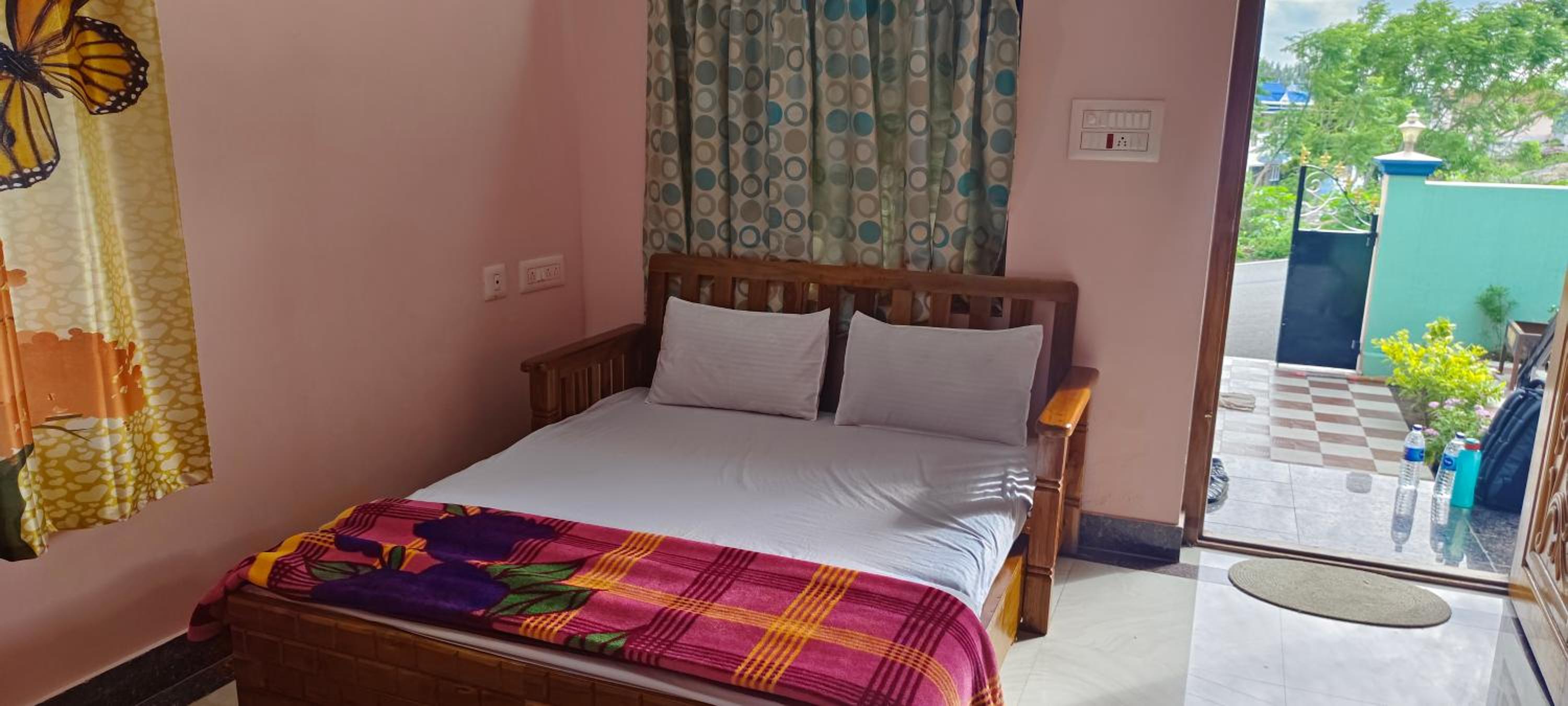 King Room with Mountain View photo 2