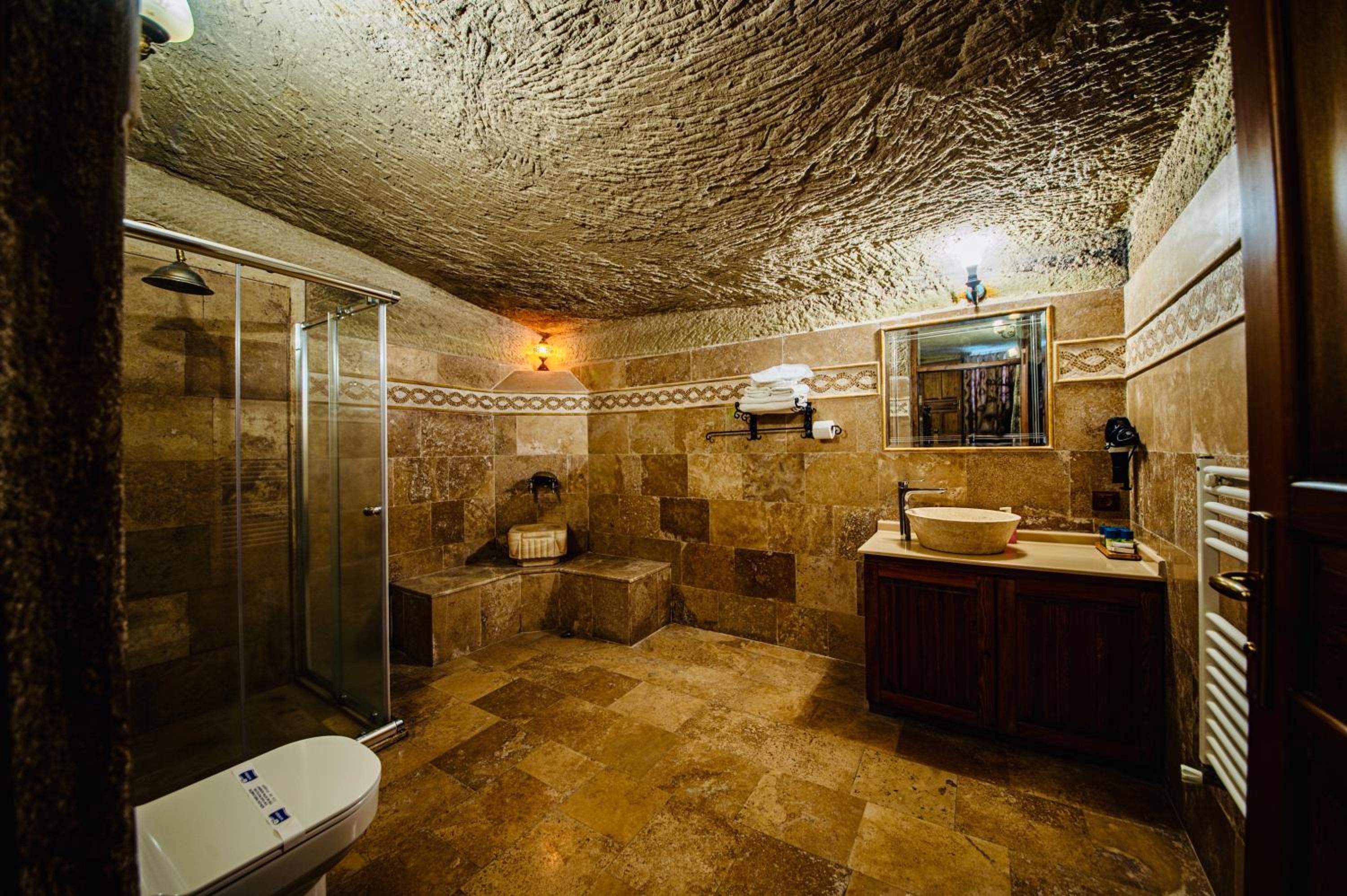 Junior Cave Suite - Photo 2