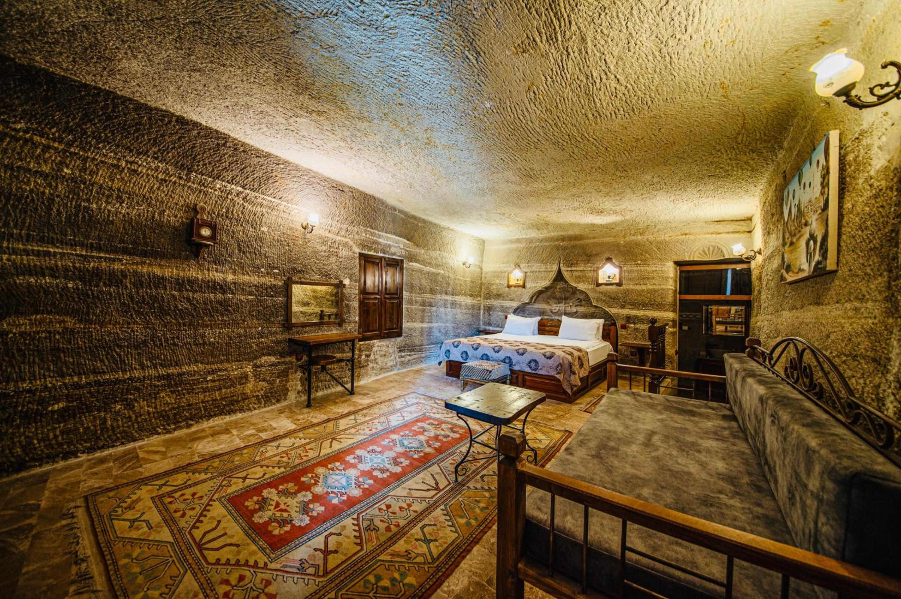 Junior Cave Suite - Photo 1