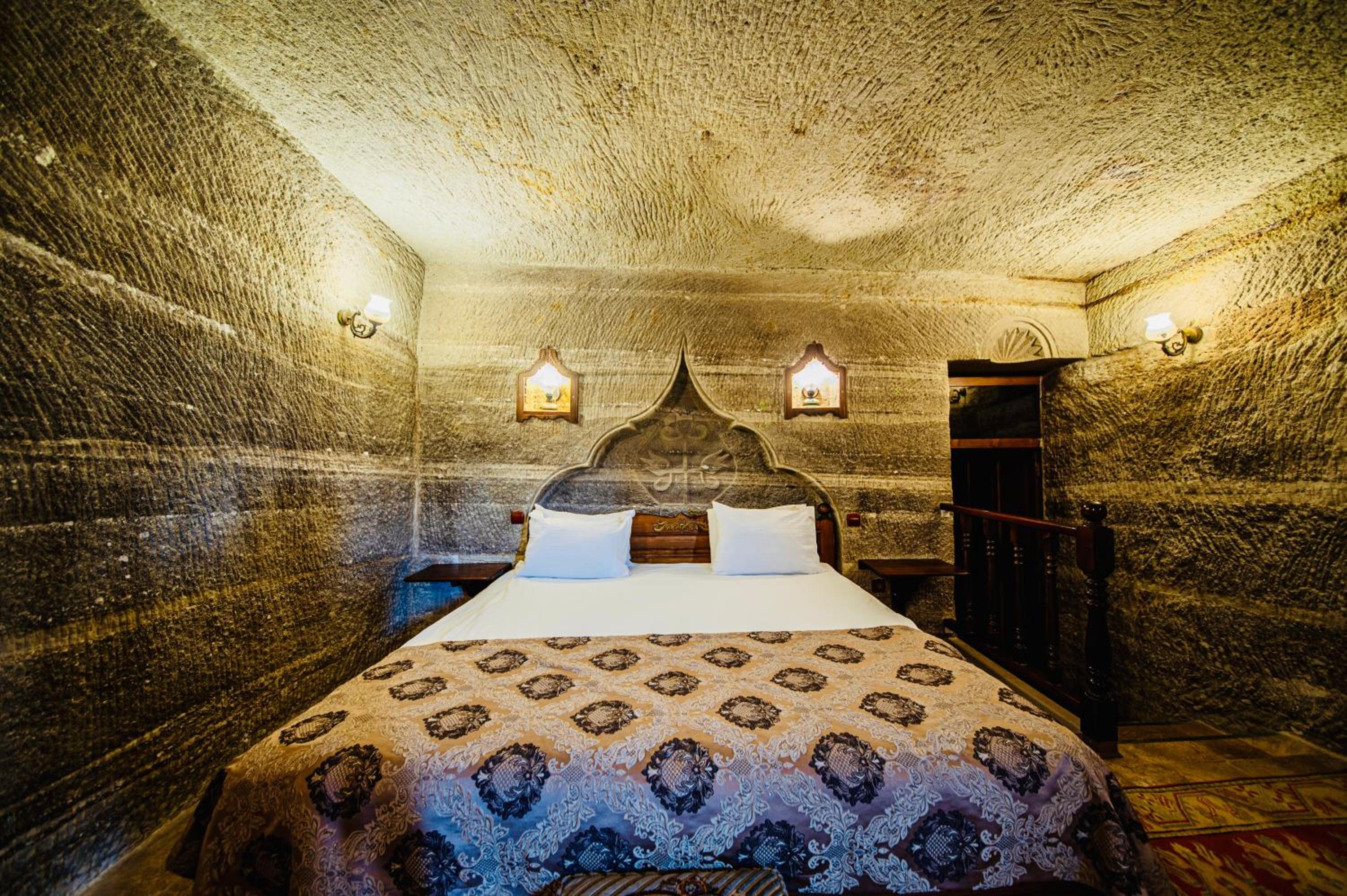 Junior Cave Suite - Photo 8
