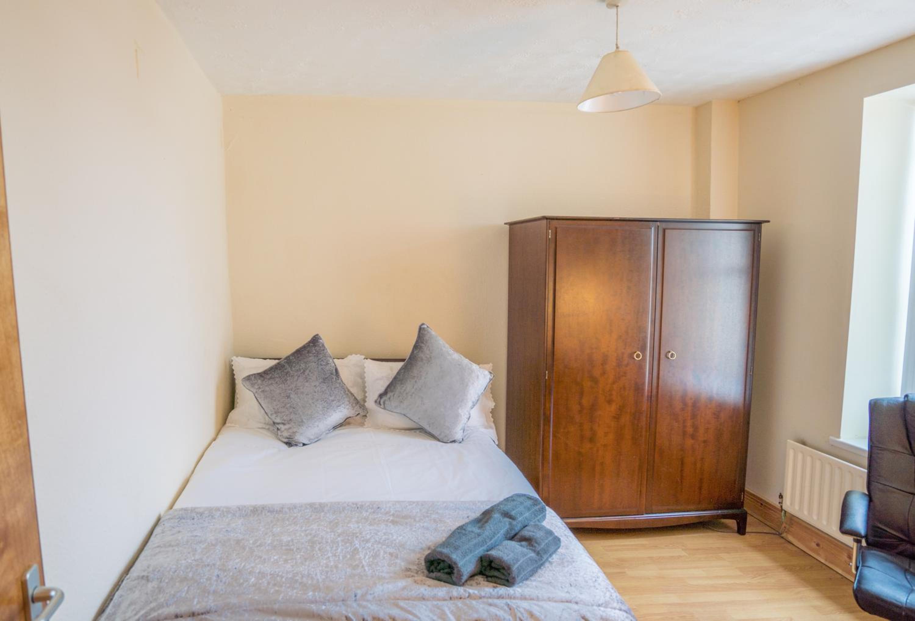 Three-Bedroom House photo 1