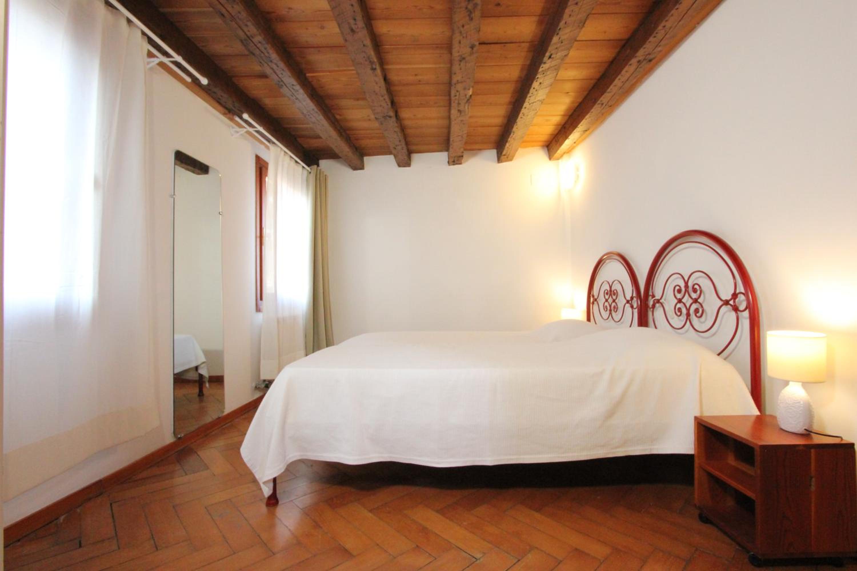 One-Bedroom Apartment With Terrace photo 2