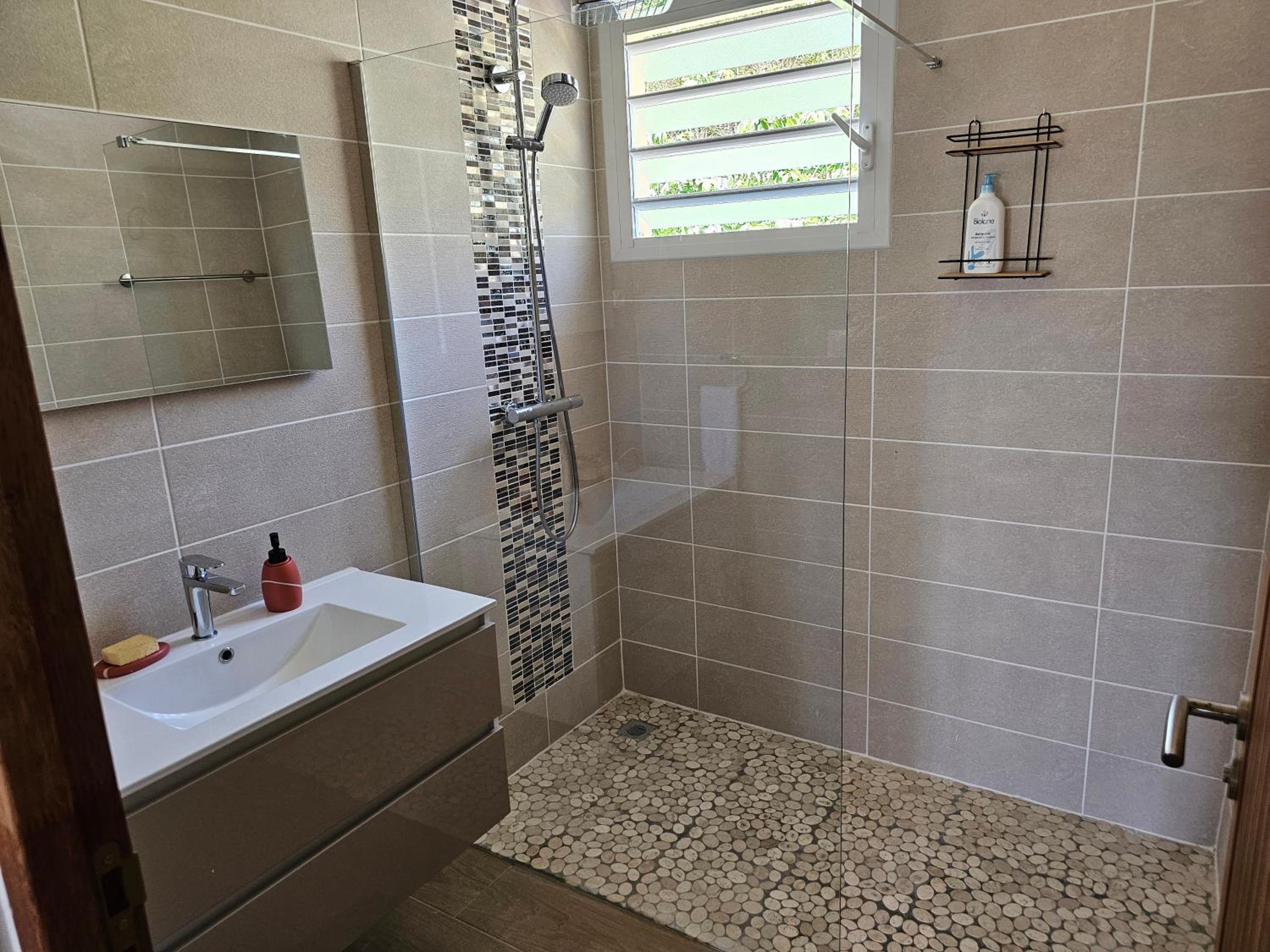 Three-Bedroom Villa photo 2