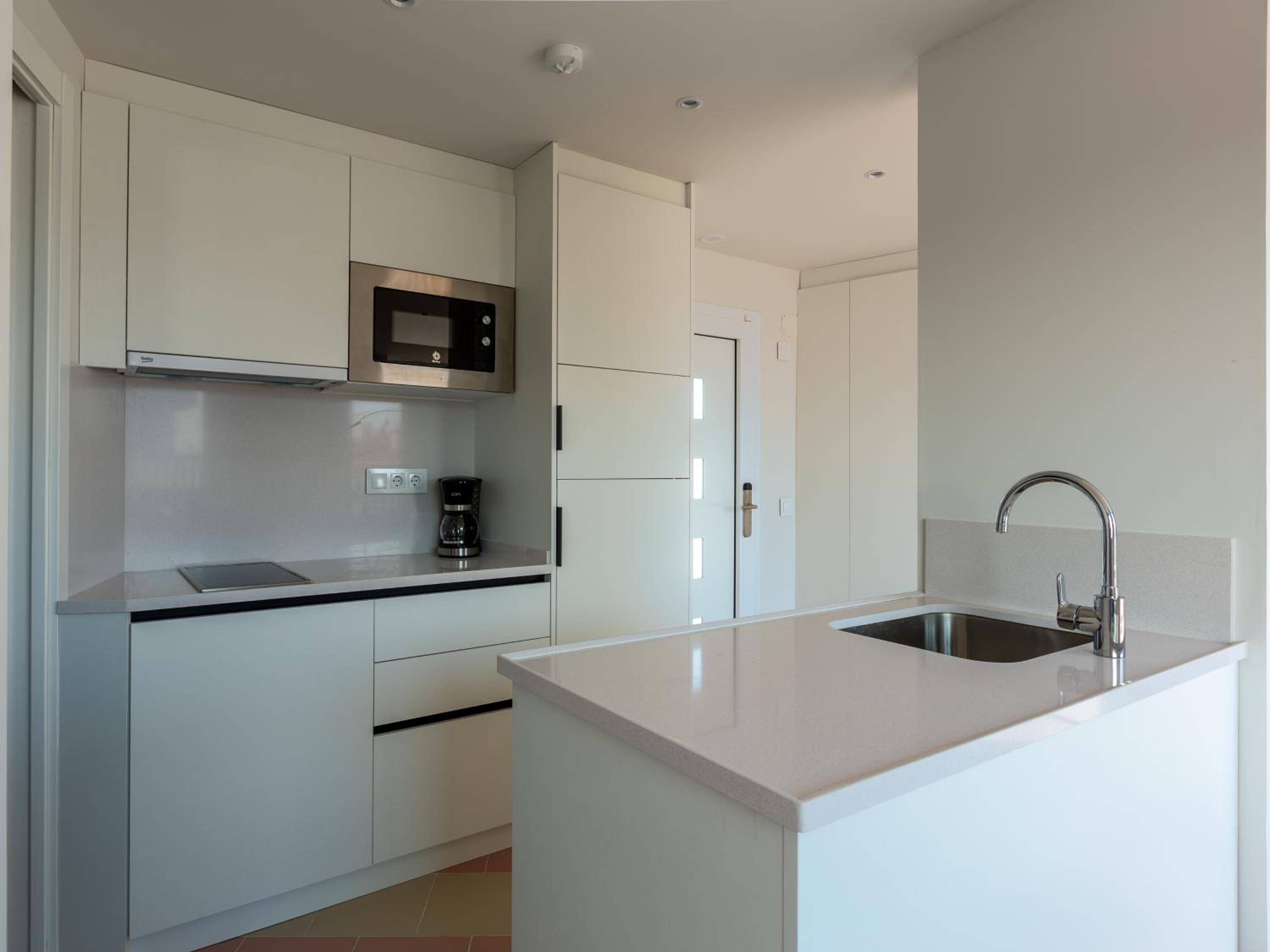 One-Bedroom Apartment - Photo 6