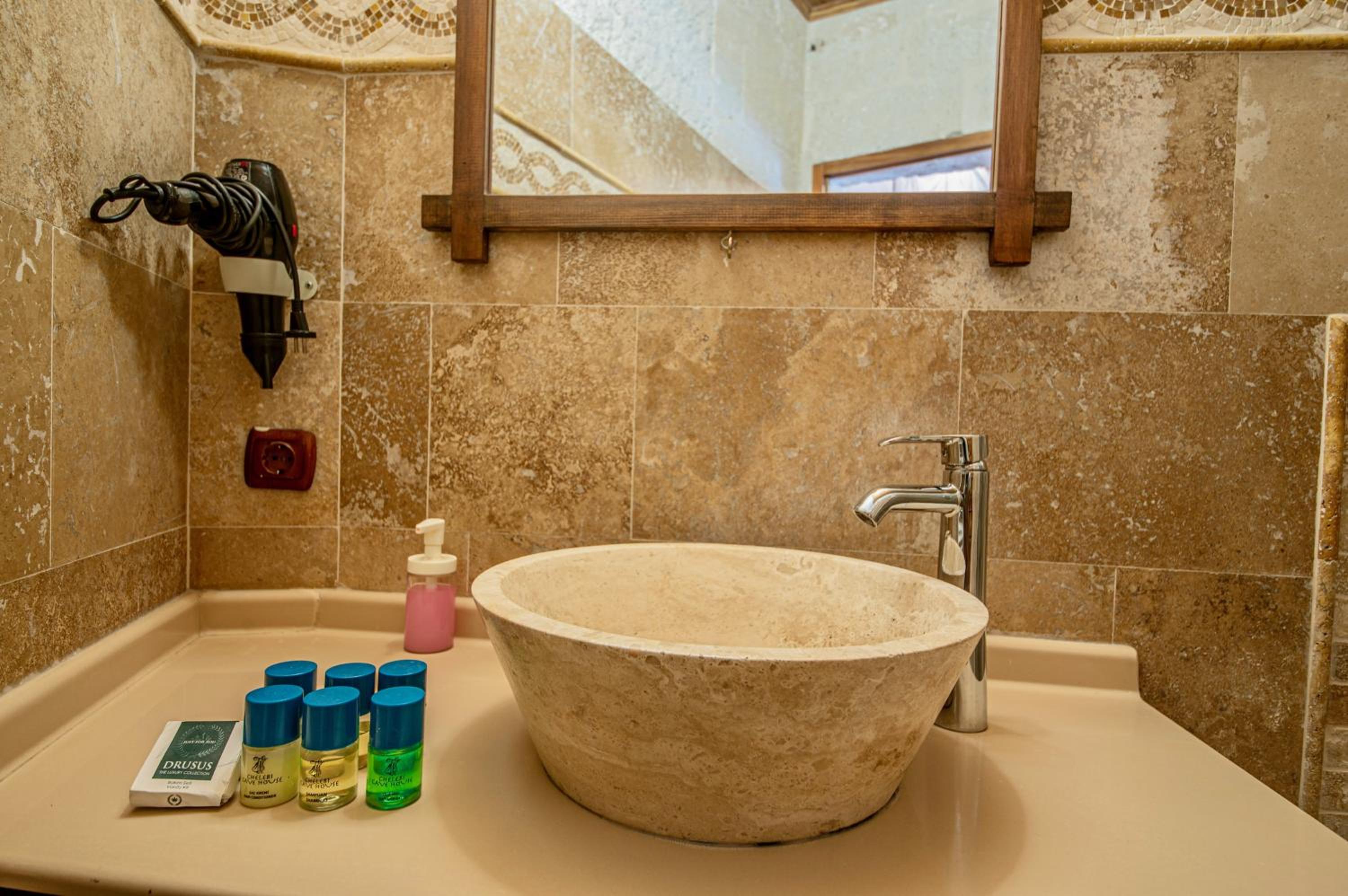 Deluxe Stone Room - Photo 3