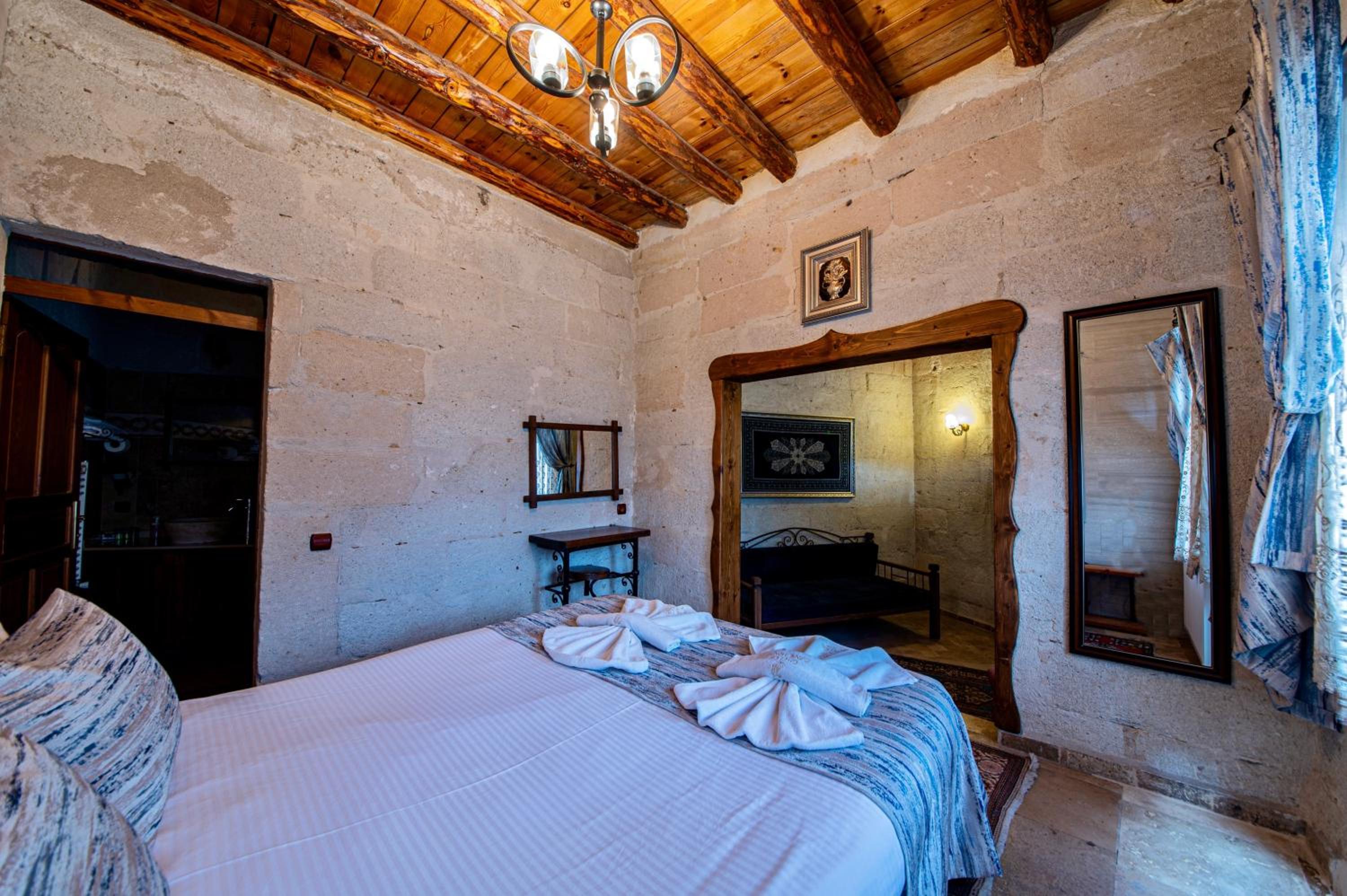 Deluxe Stone Room - Photo 6