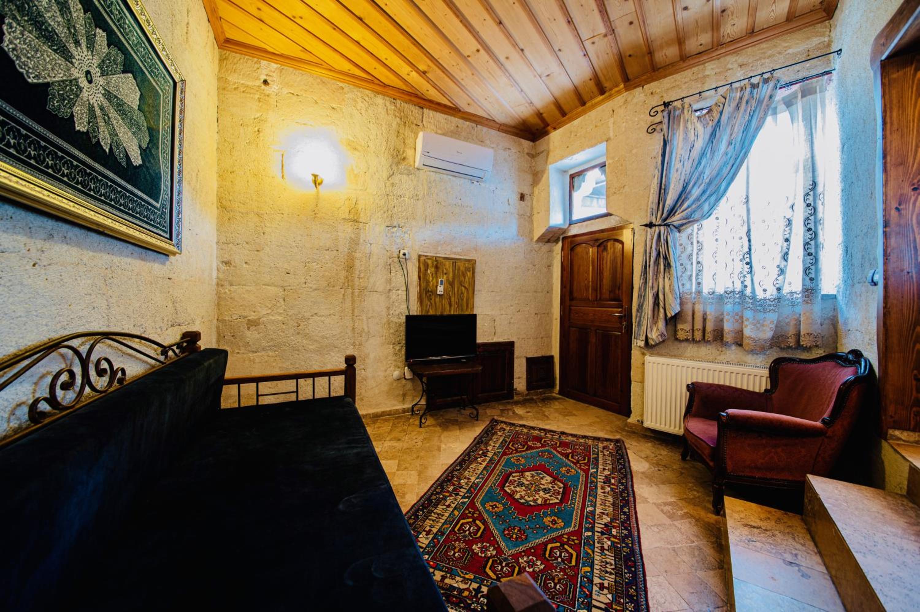 Deluxe Stone Room - Photo 5
