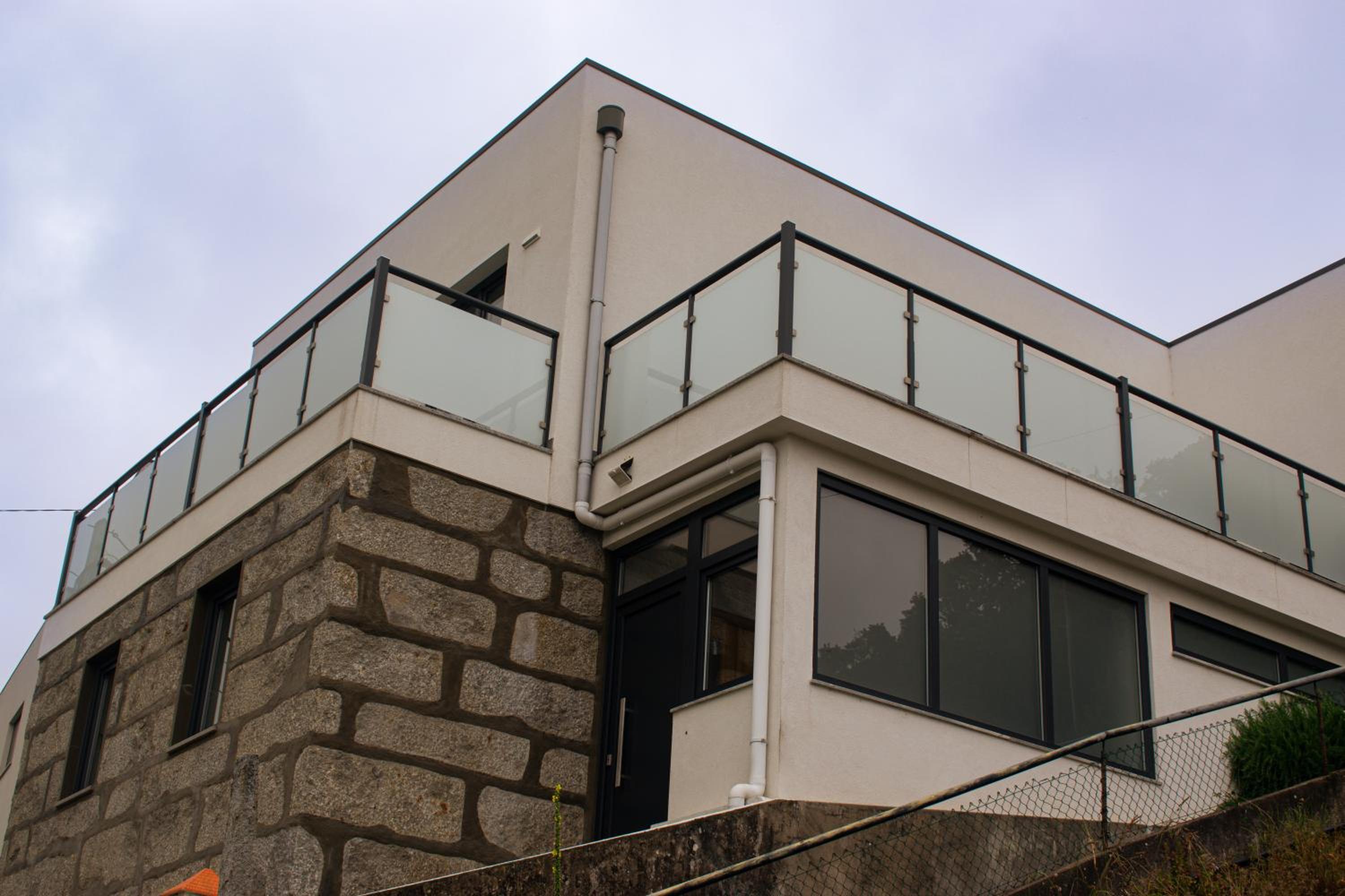 Three-Bedroom House photo 2