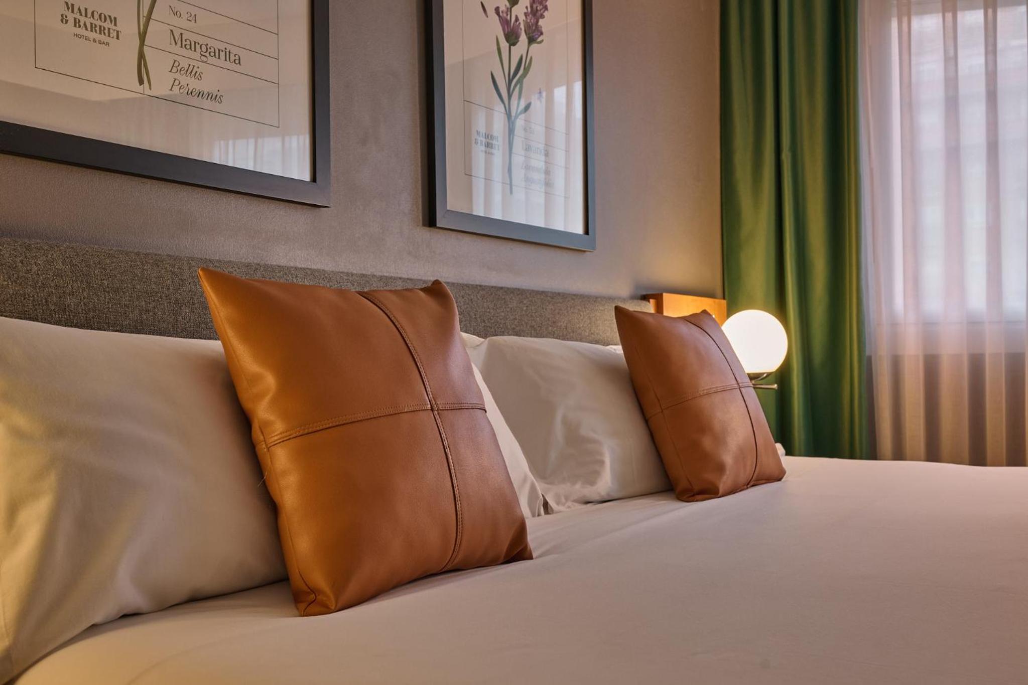 Double Room - Photo 14
