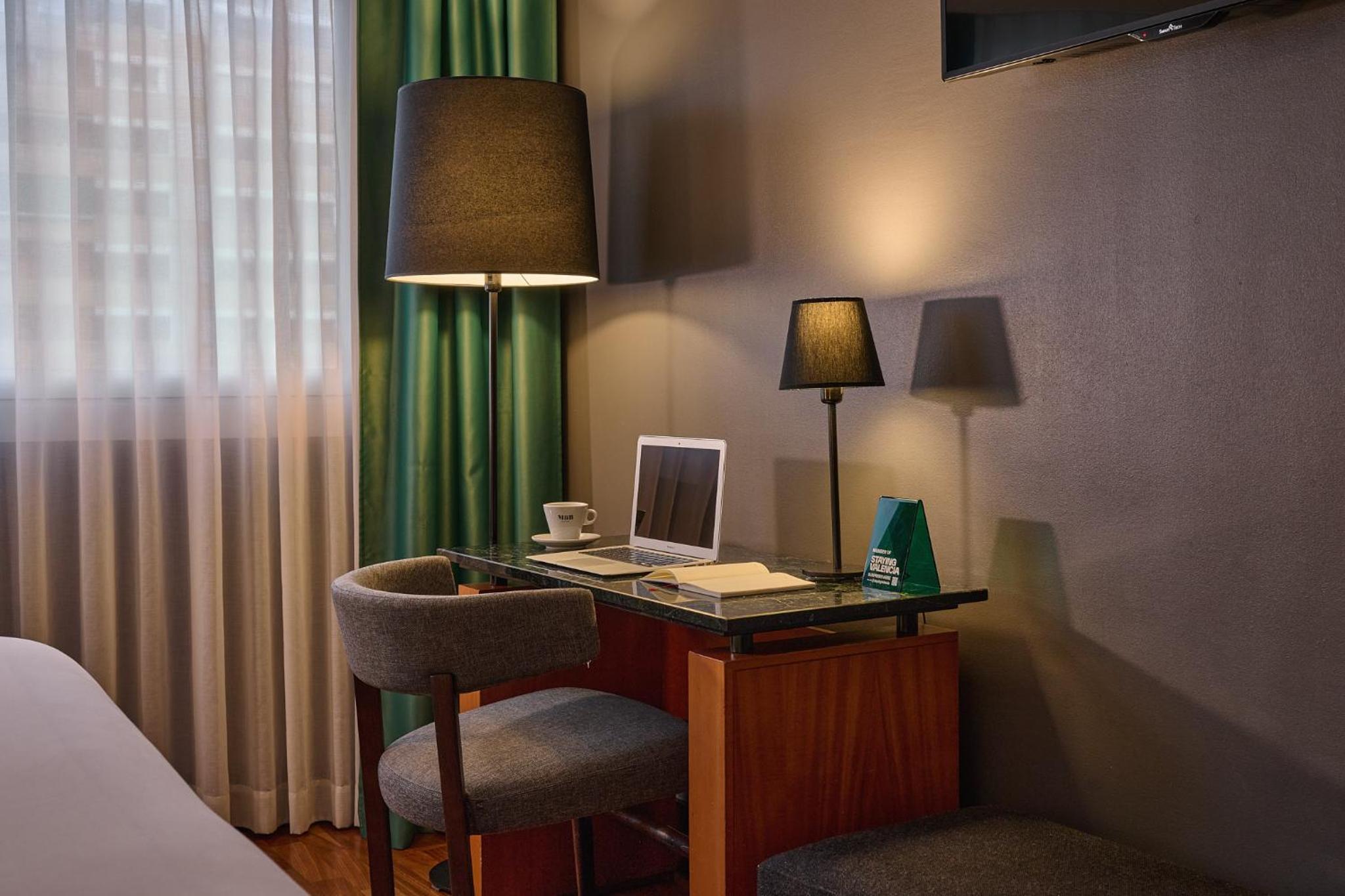 Double Room - Photo 12