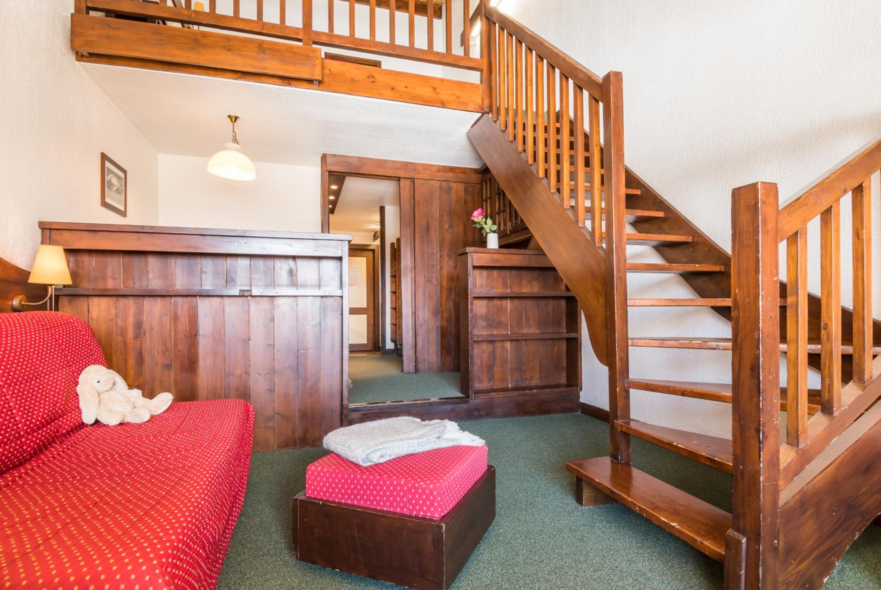 One-Bedroom Duplex Apartment with Mezzanine and Sleeping Alcove (6 People)  photo 1