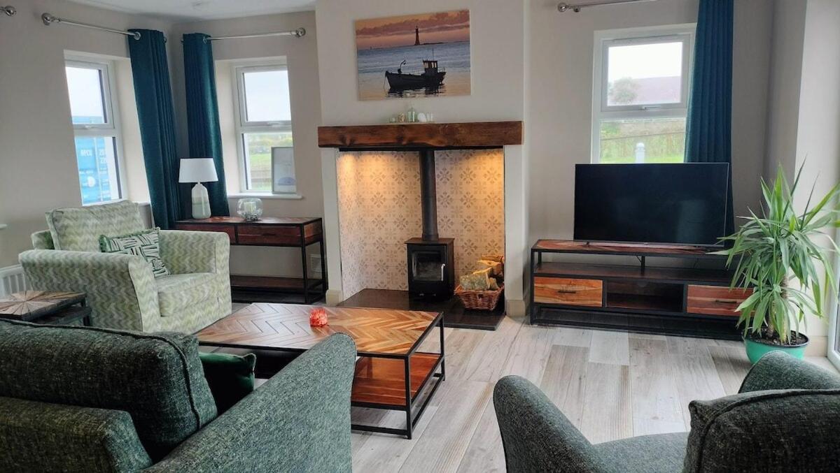 Three-Bedroom House photo 1