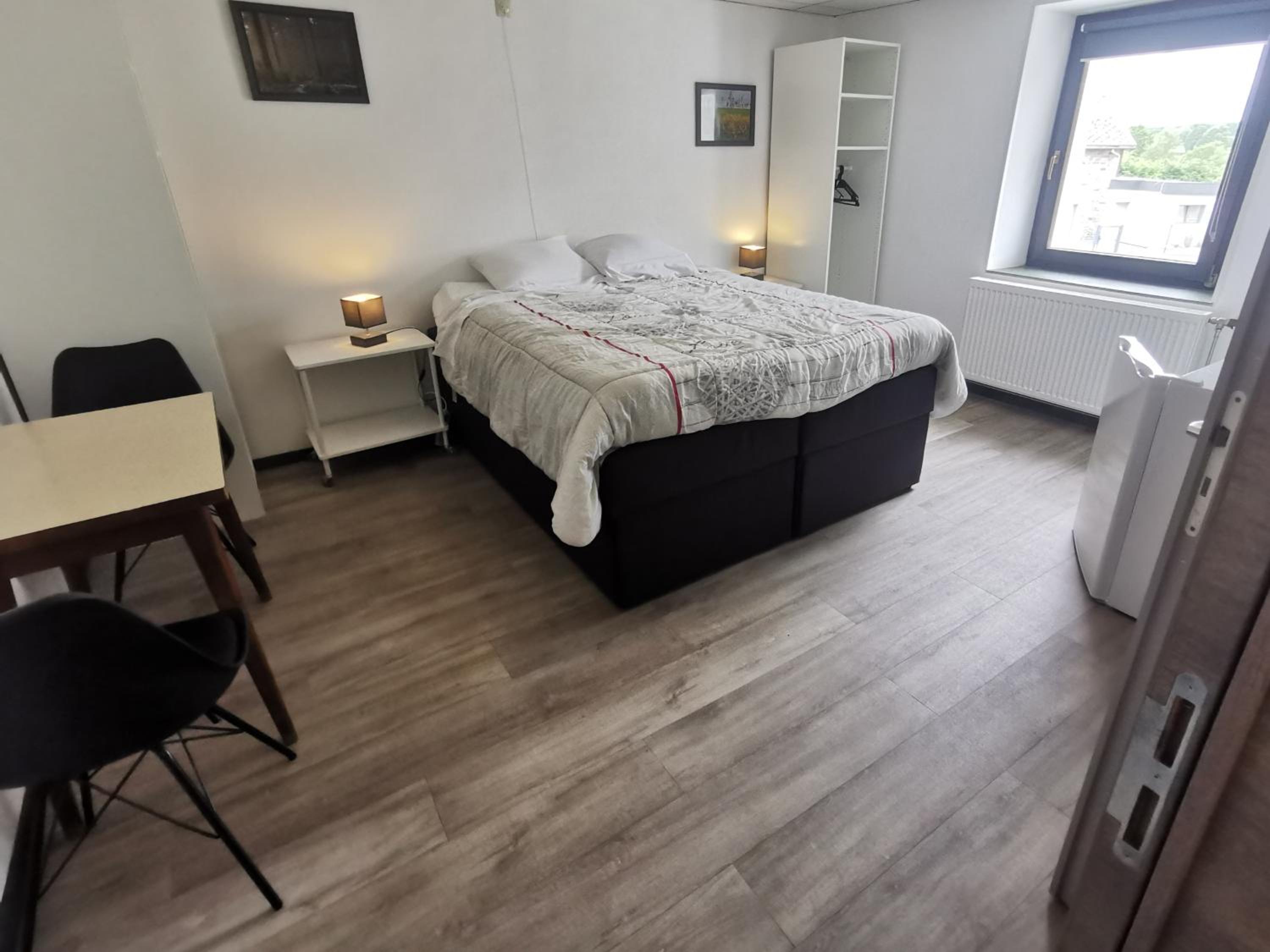 Double Room - Photo 5