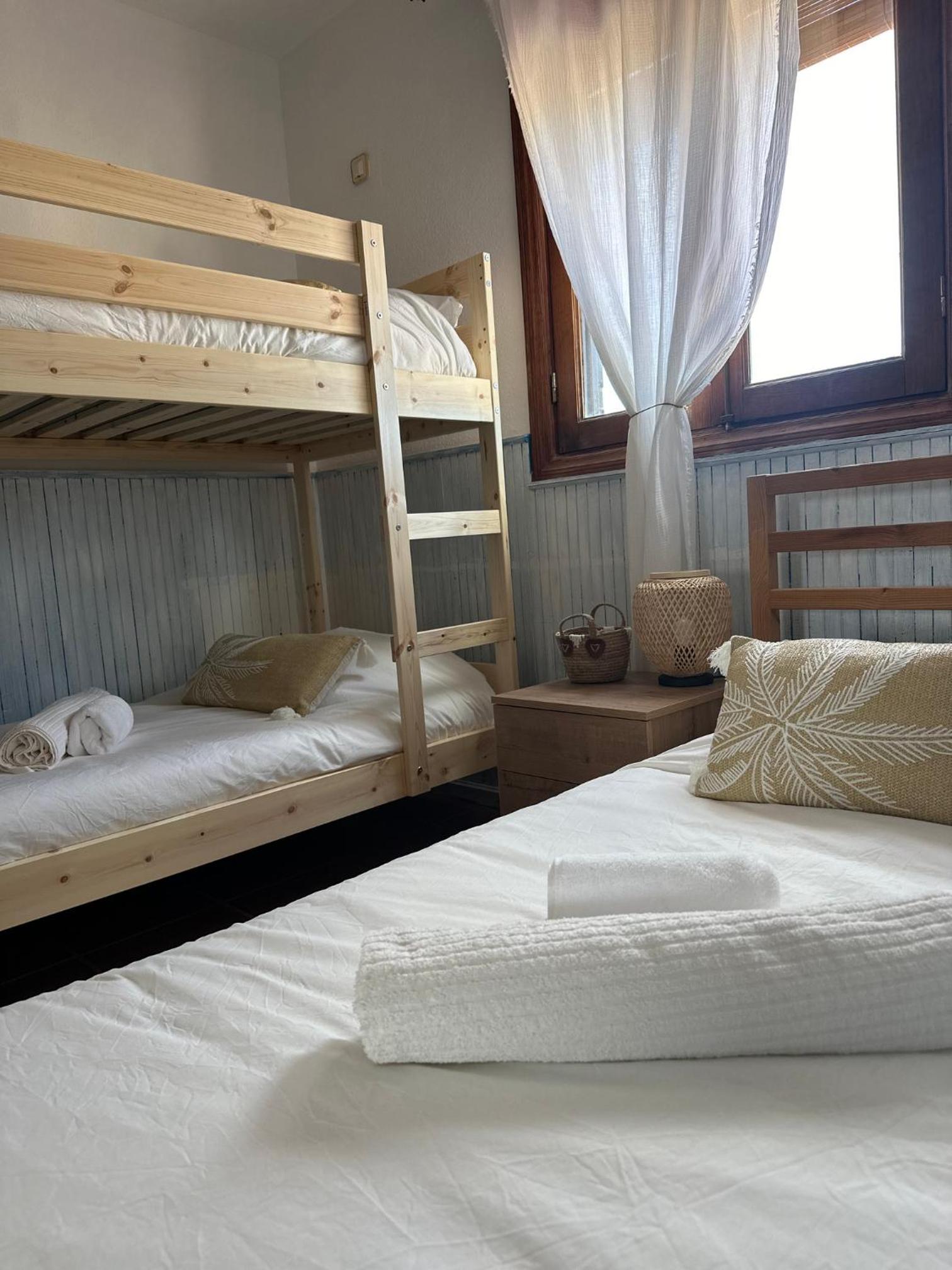 Single Bed in Female Dormitory Room photo 2