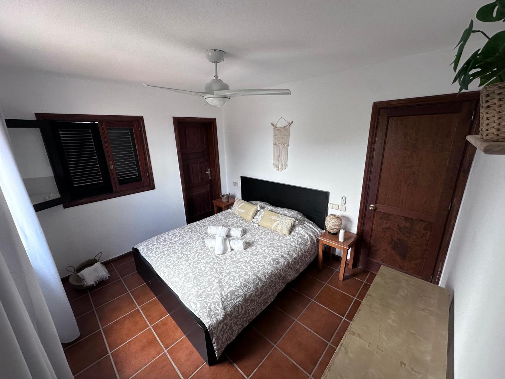 Double Room with Shared Bathroom photo 3